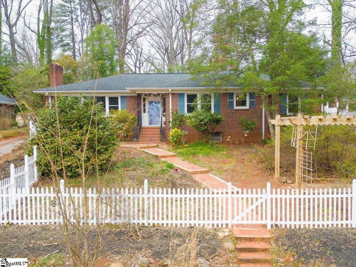 215 Dellwood Drive, Greenville SC 29609