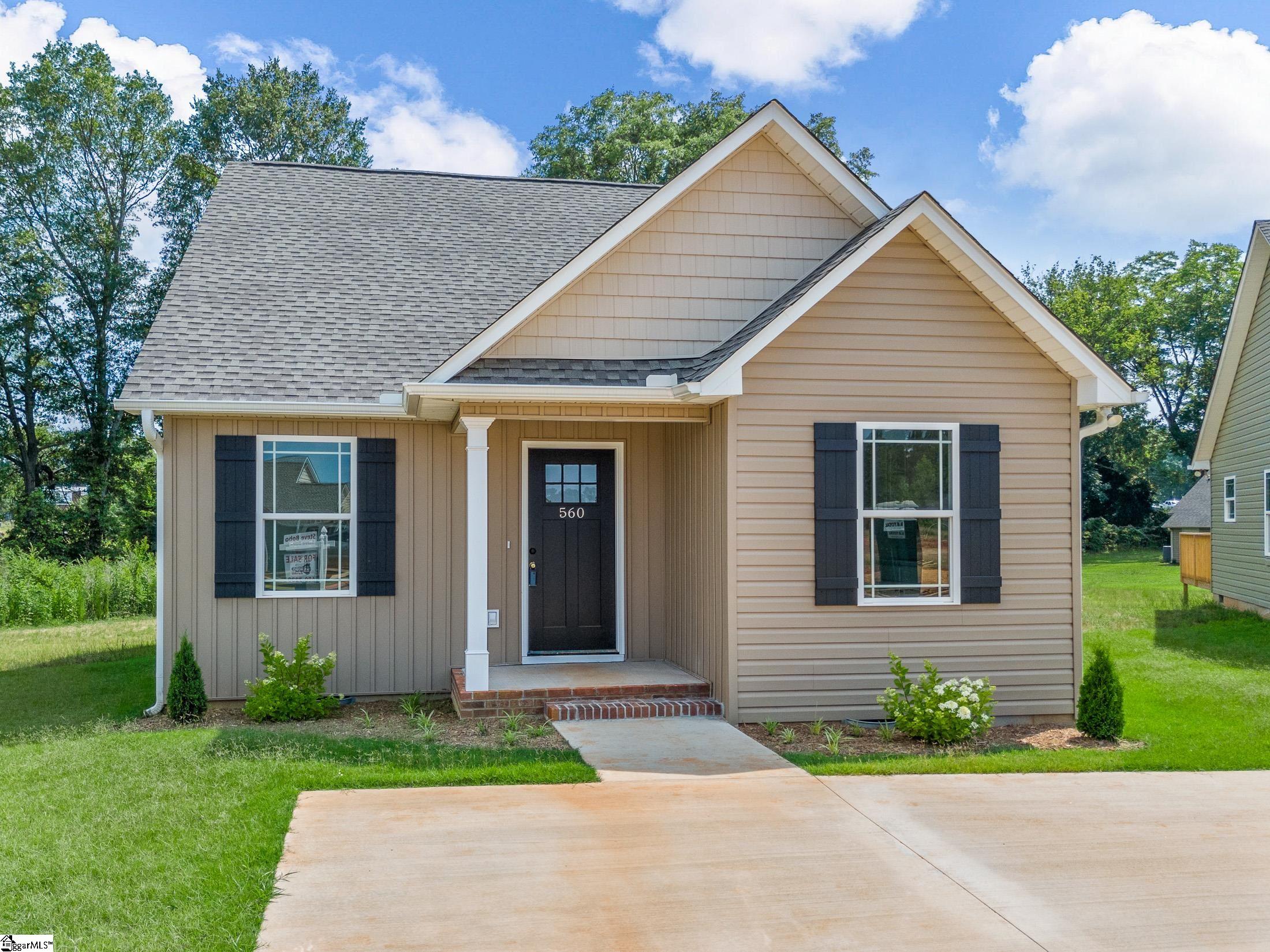 560 Molly Parker Lane, Spartanburg SC 29301