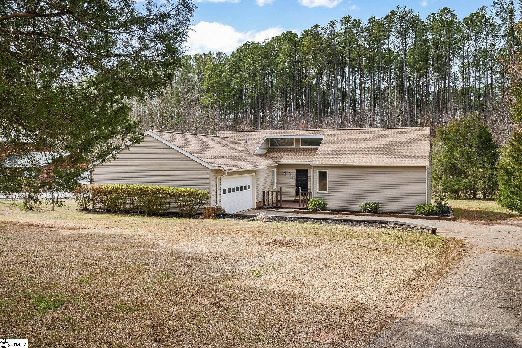 200 Stonebrook Drive, Seneca SC 29672