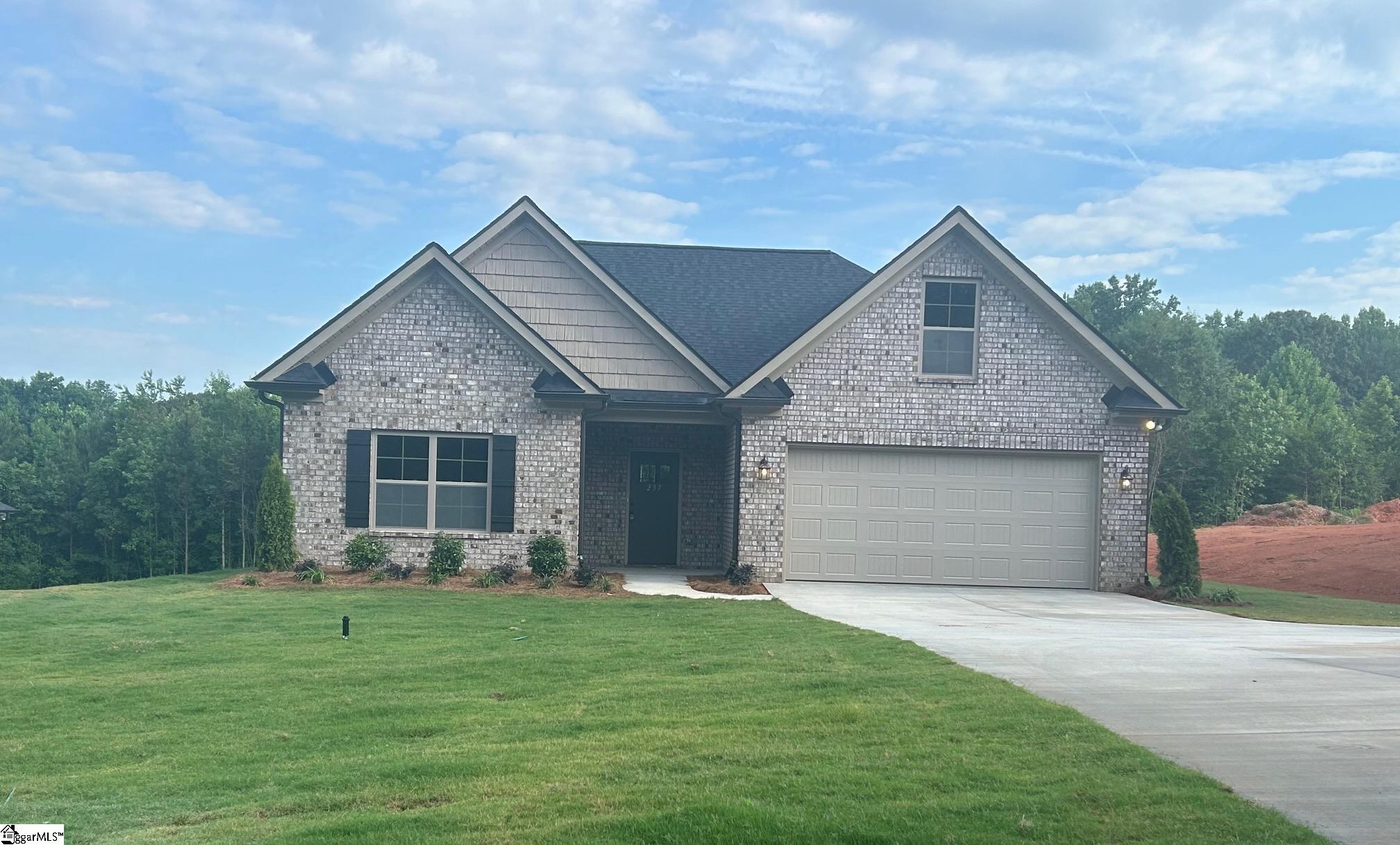 237 Carriage Gate Drive, Wellford SC 29385