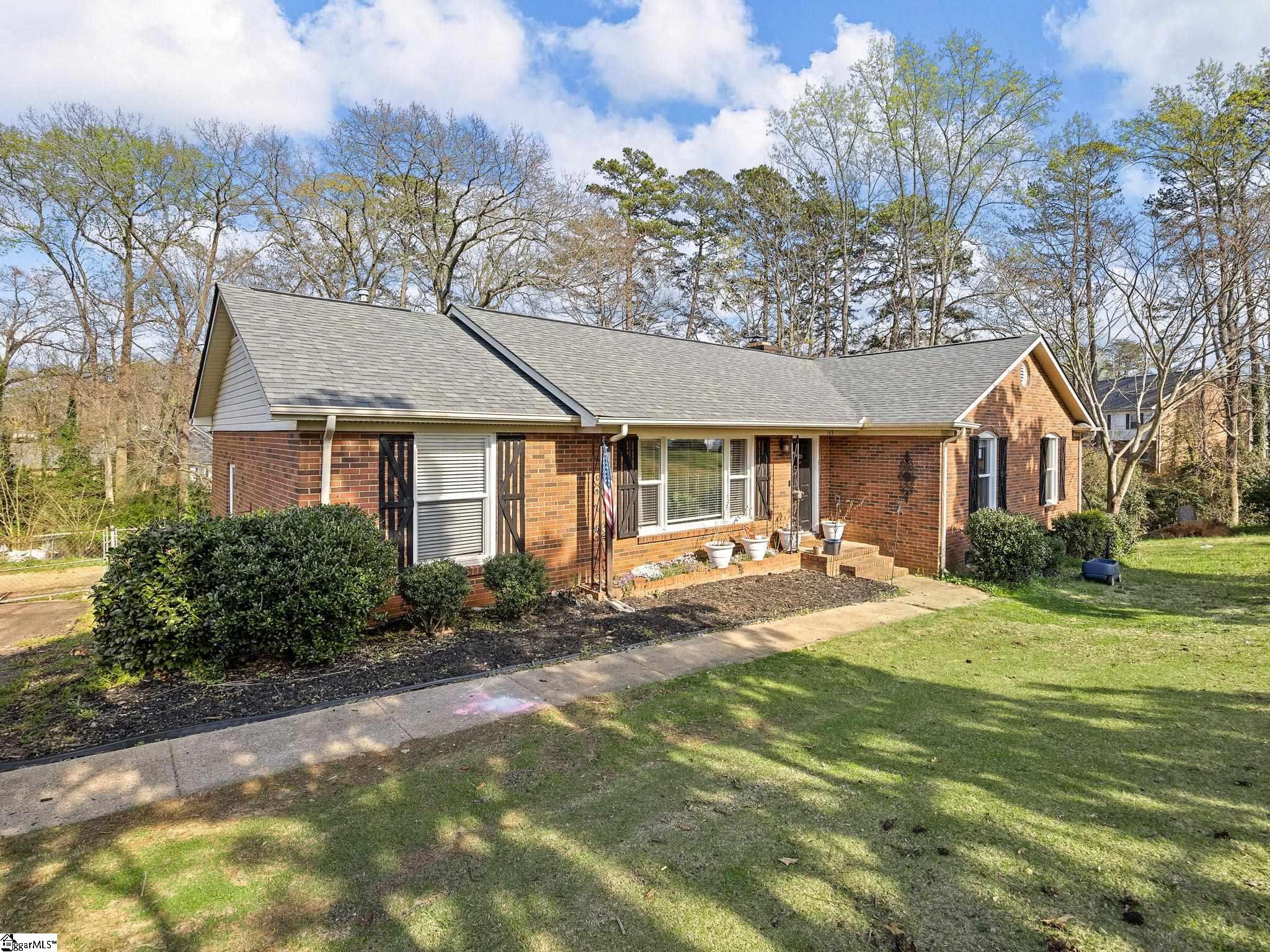 105 Manchester Drive, Spartanburg SC 29301