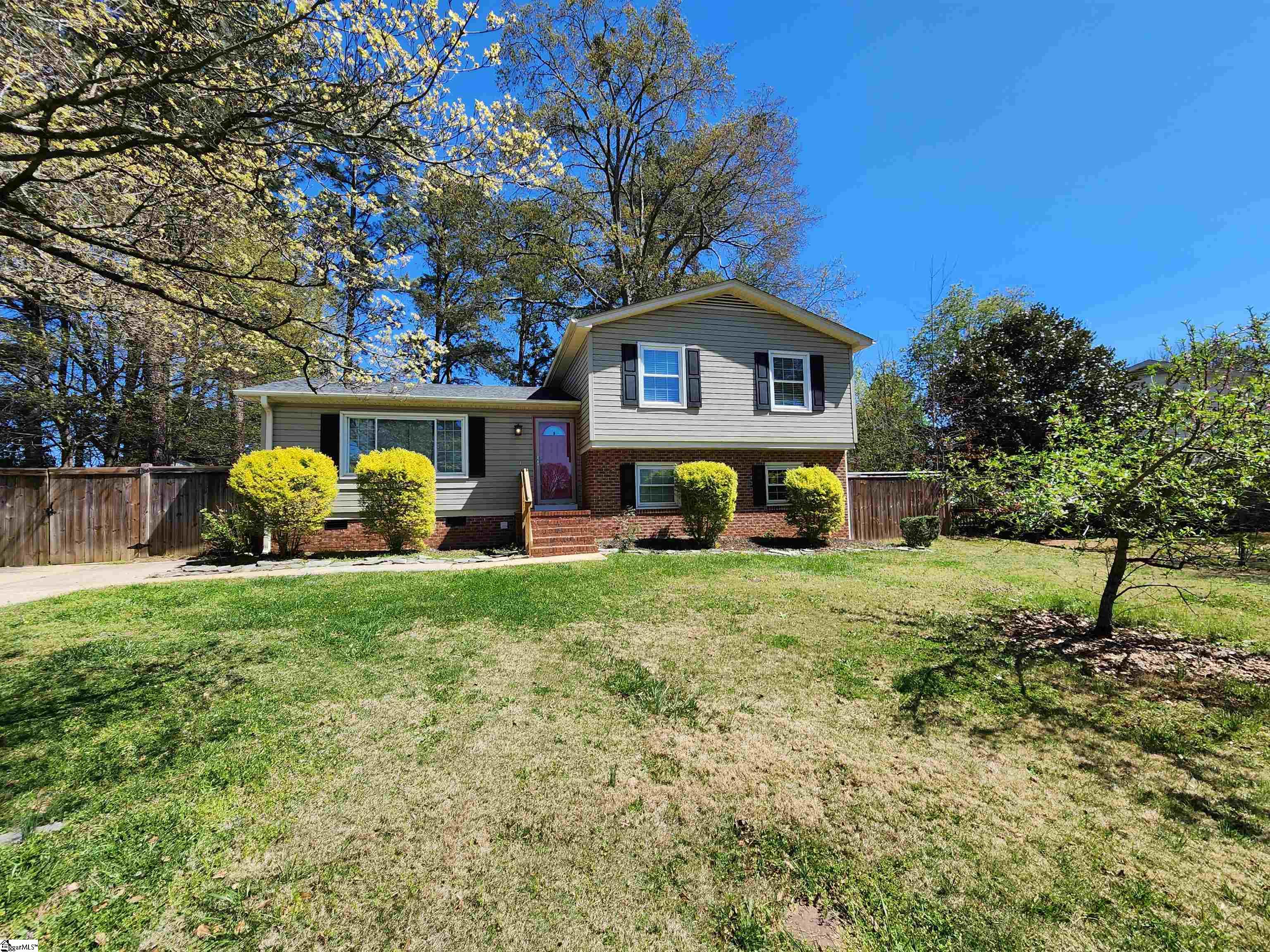 204 Willowtree Drive Simpsonville, SC 29680