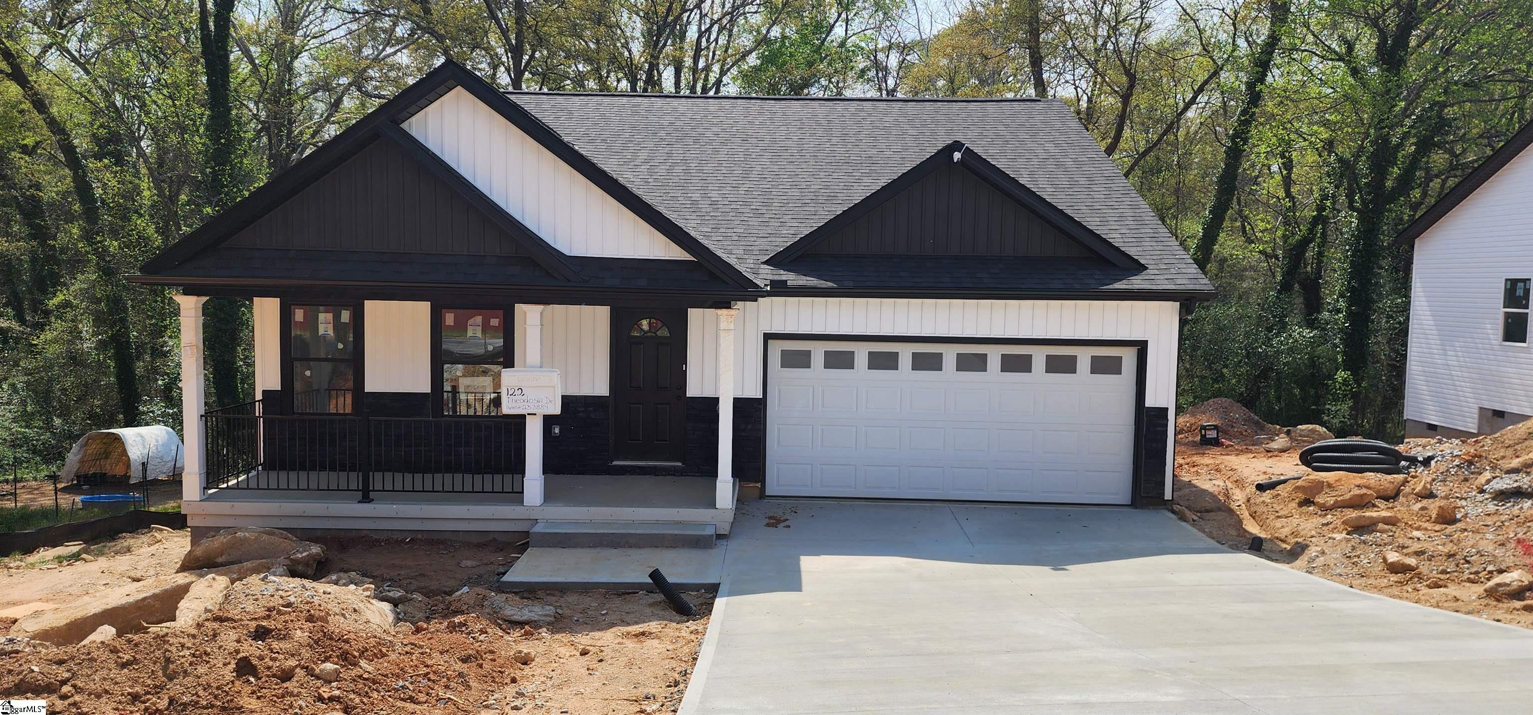 122 Theodosia Drive, Spartanburg SC 29301