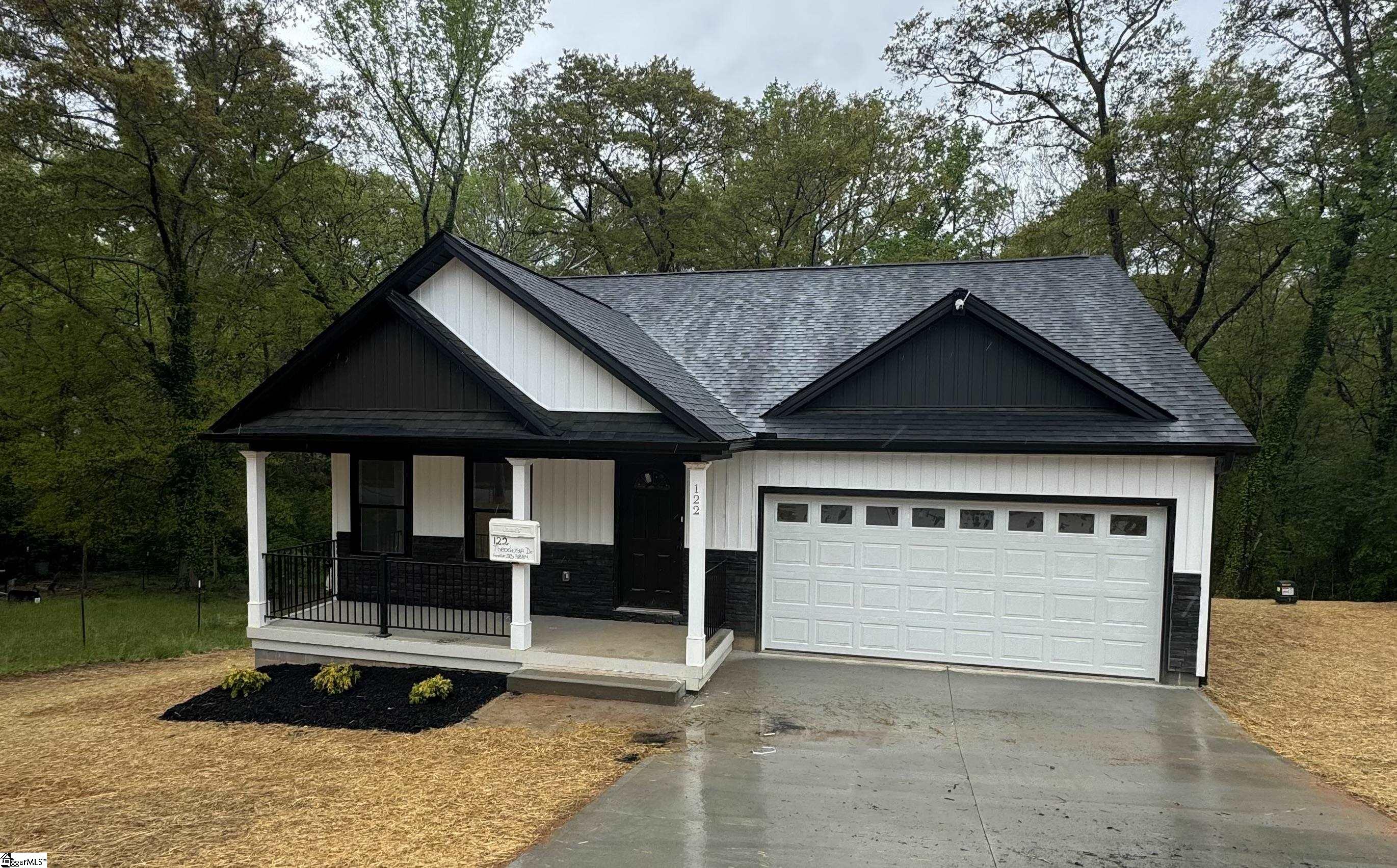 122 Theodosia Drive, Spartanburg SC 29301