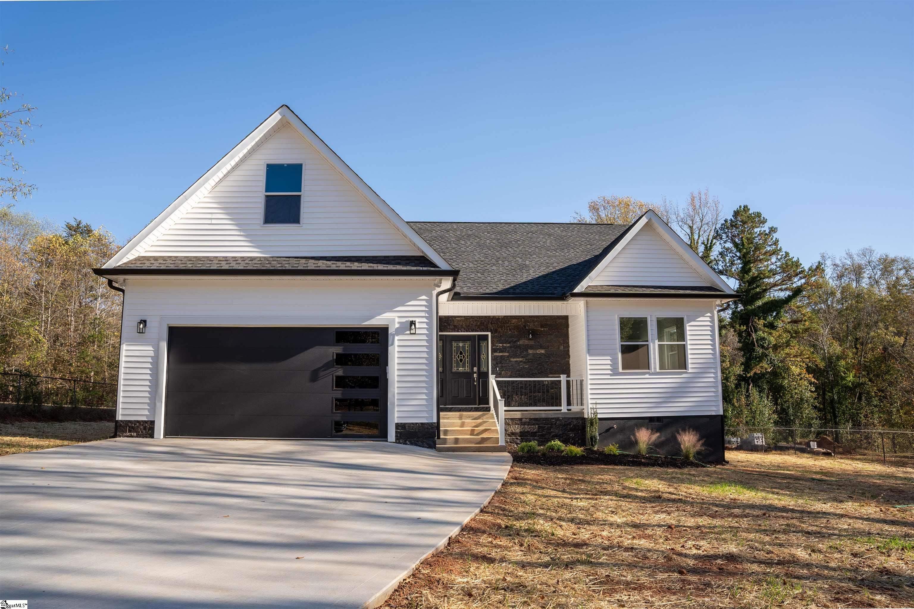 171 Riverbluff Extension Inman, SC 29349