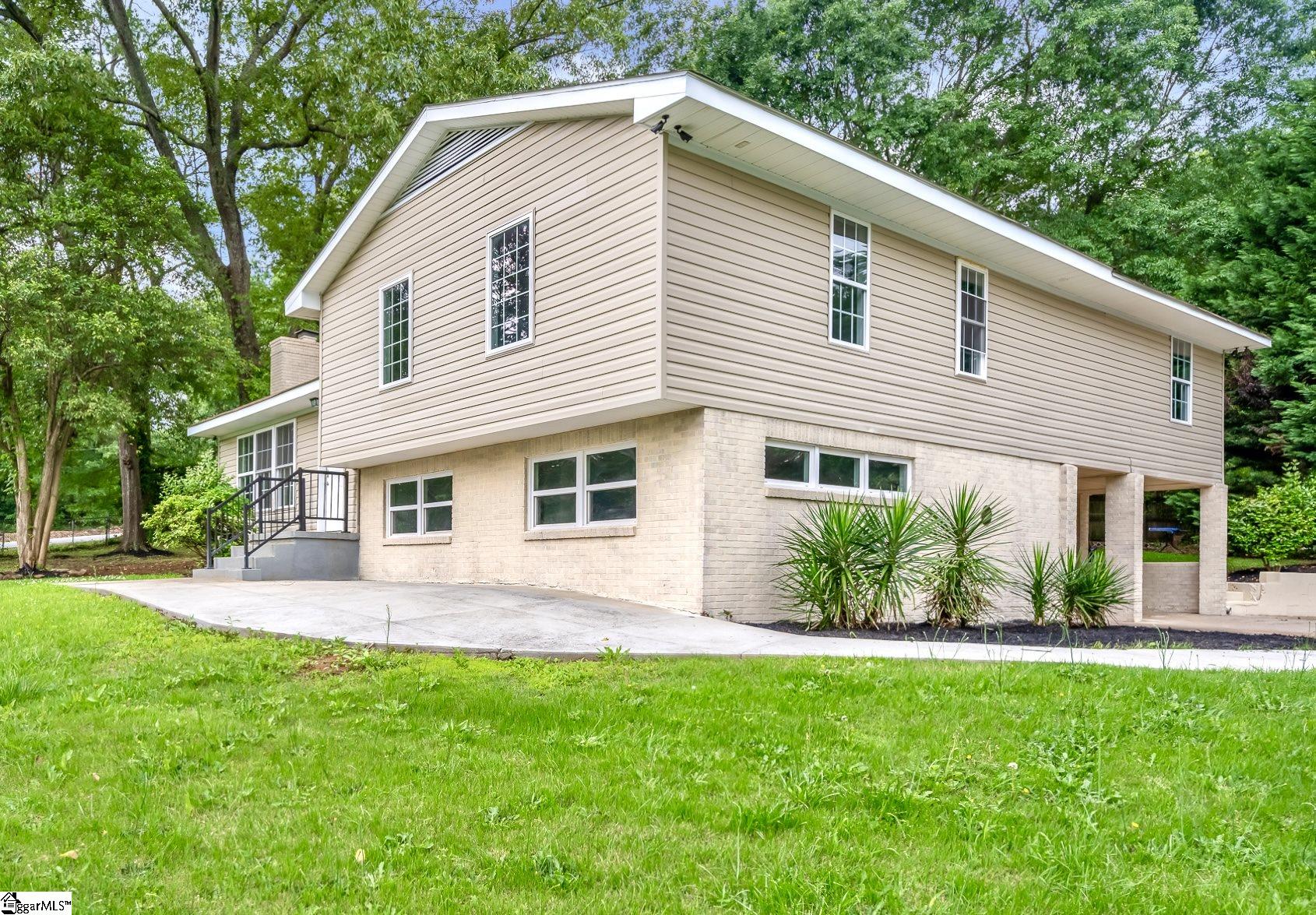 5 Pine Creek Drive, Greenville SC 29605