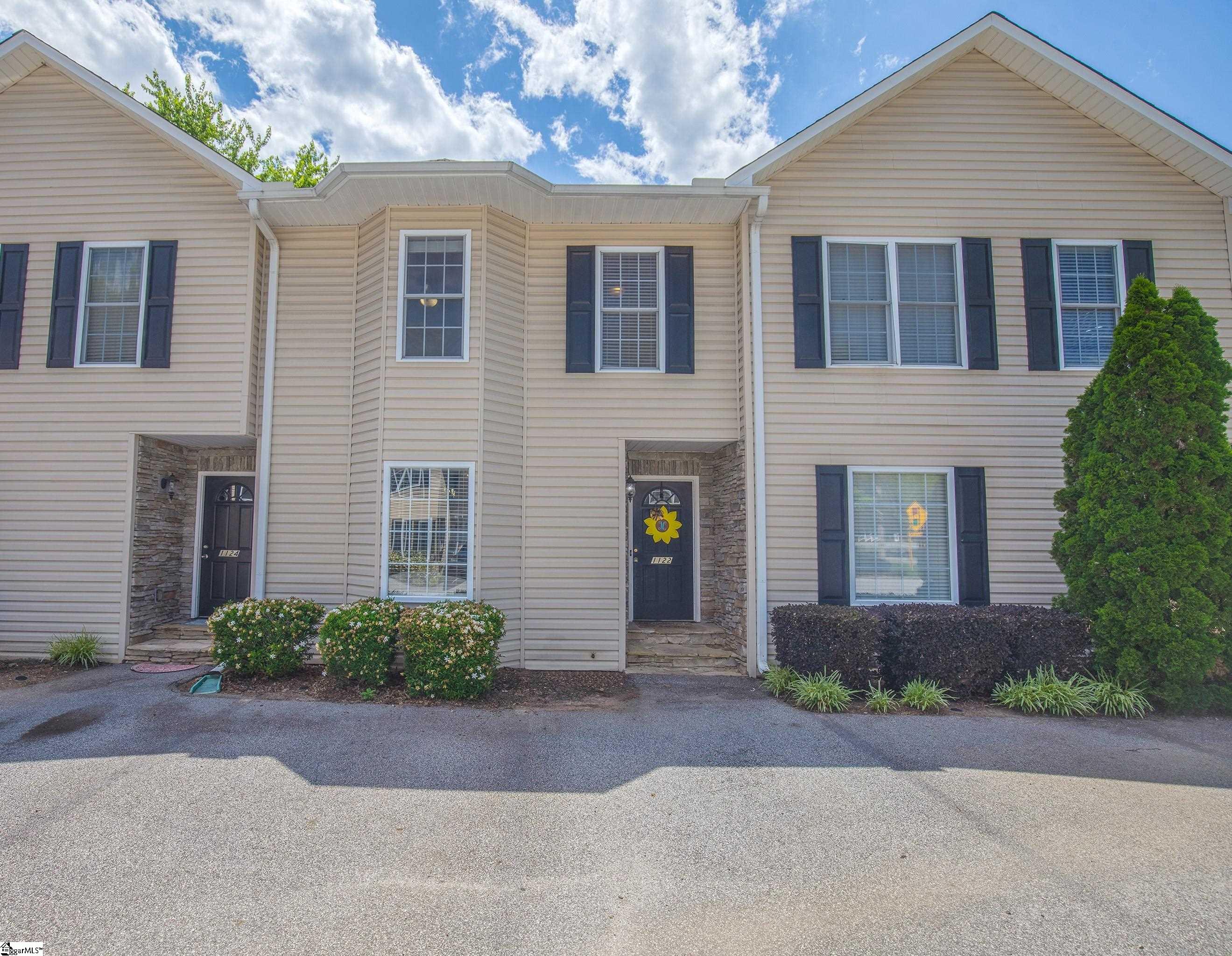 1122 E Lee Road, Taylors SC 29687