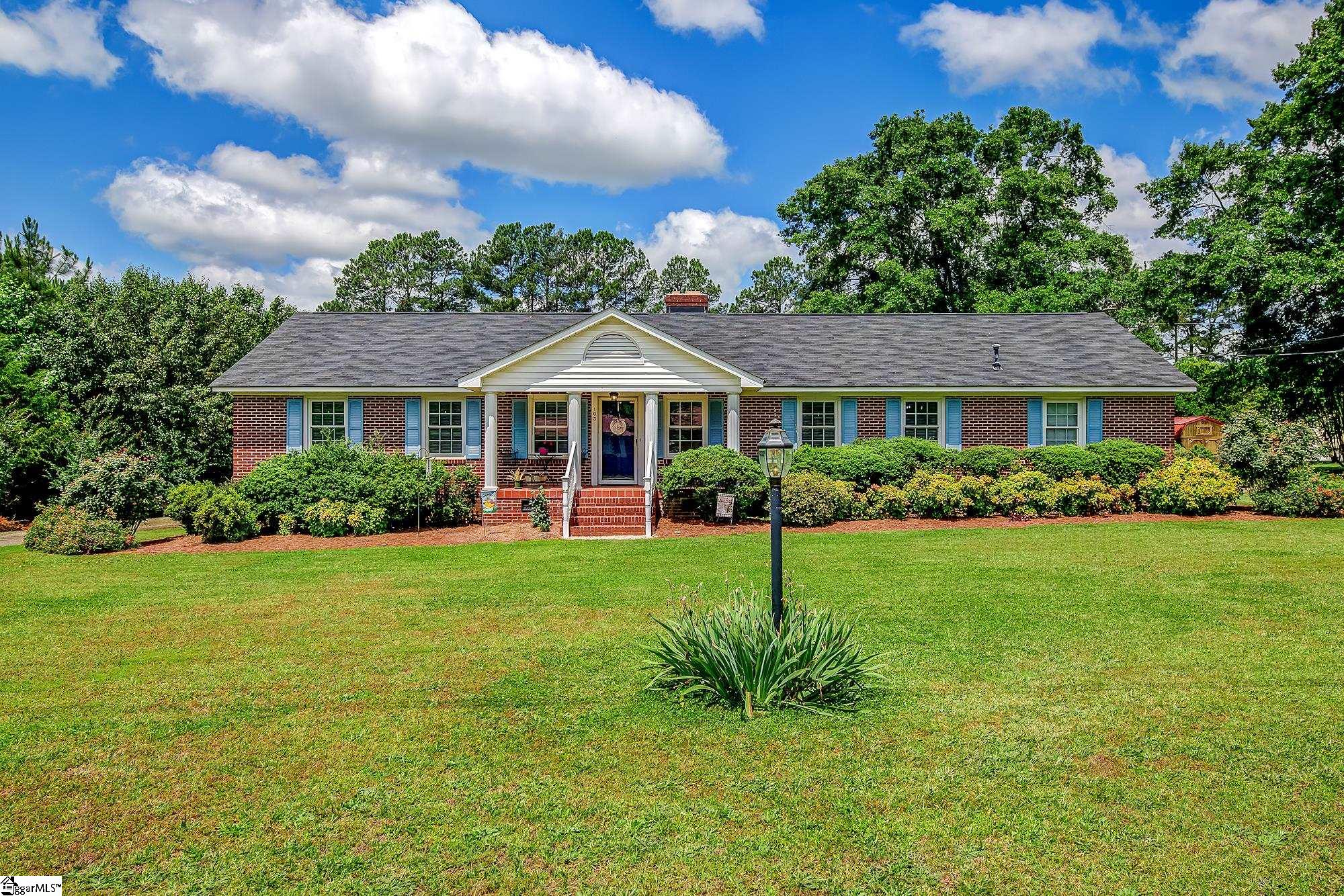 103 Blakely Avenue, Laurens SC 29360