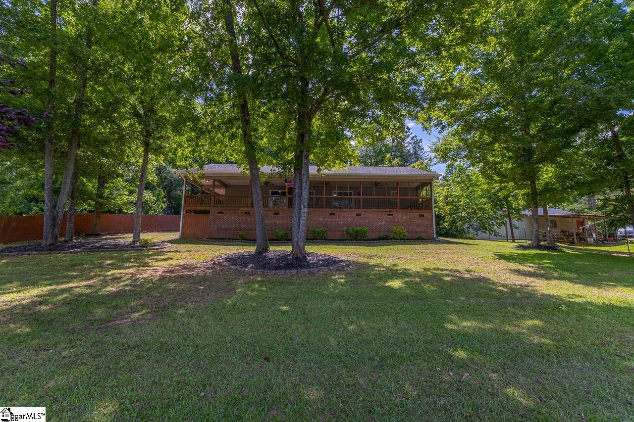 135 Driftwood Road, Cross Hill SC 29332