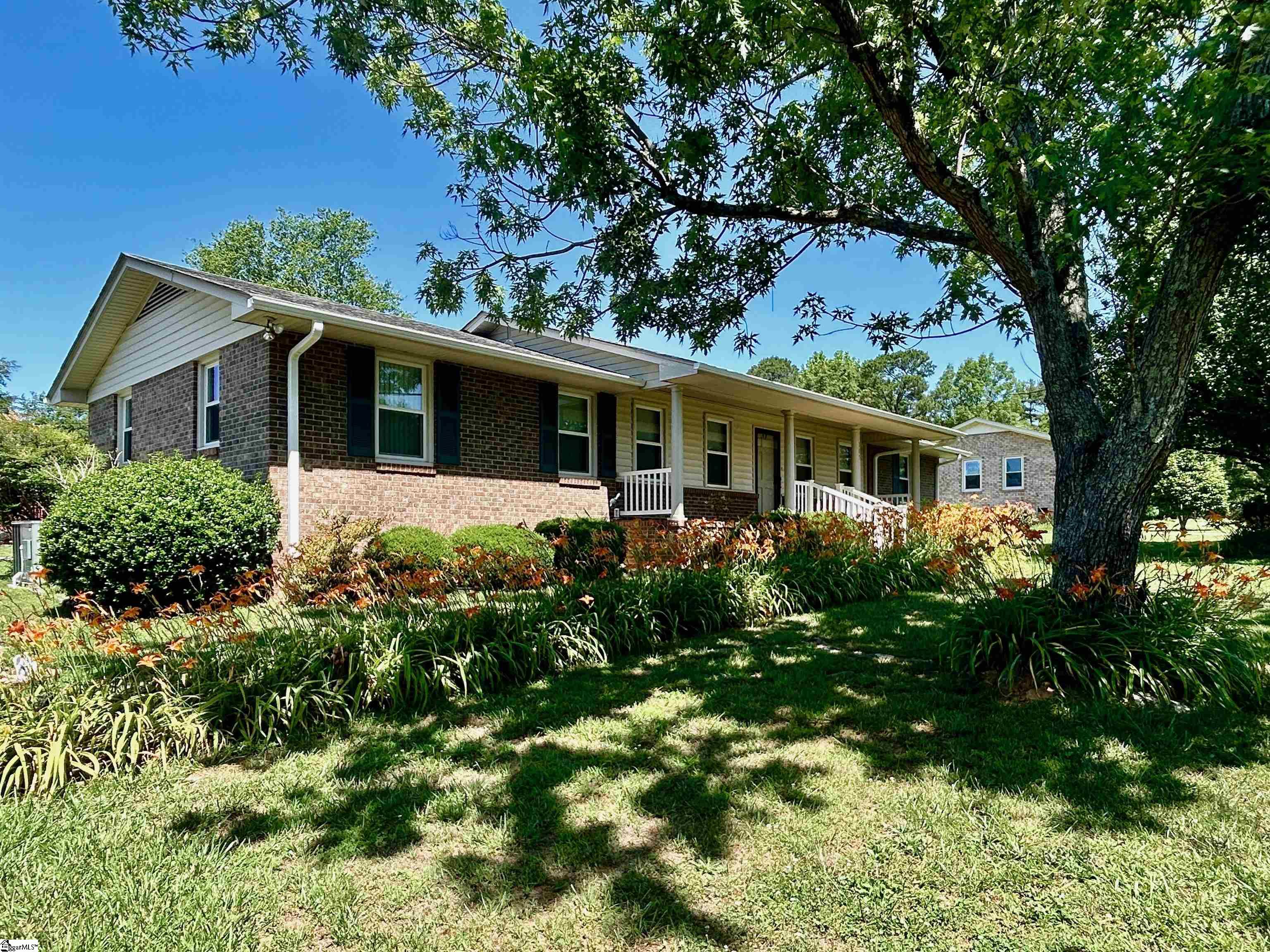 105 Fleetwood Drive