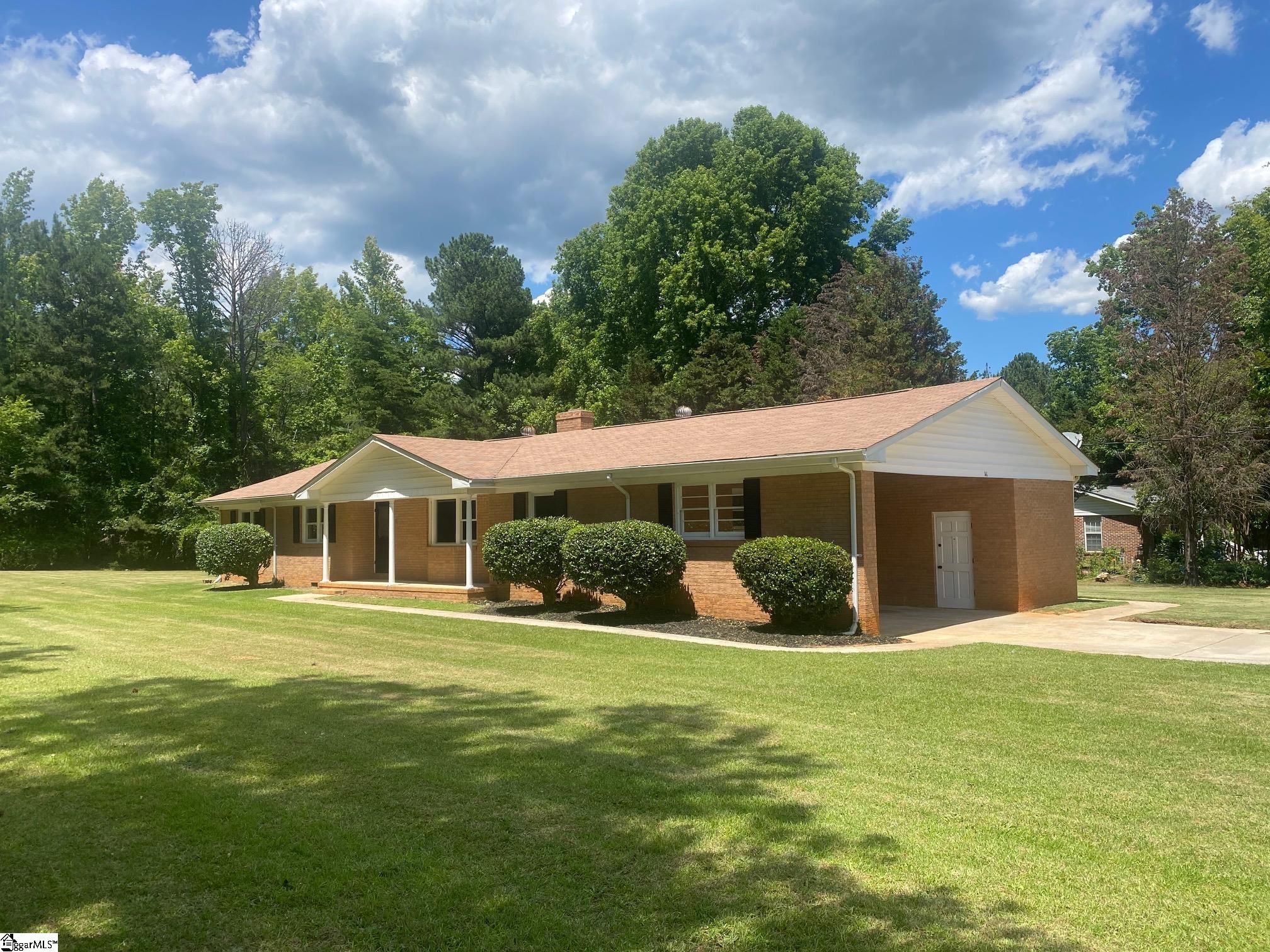 141 Carroll Drive, Laurens SC 29360
