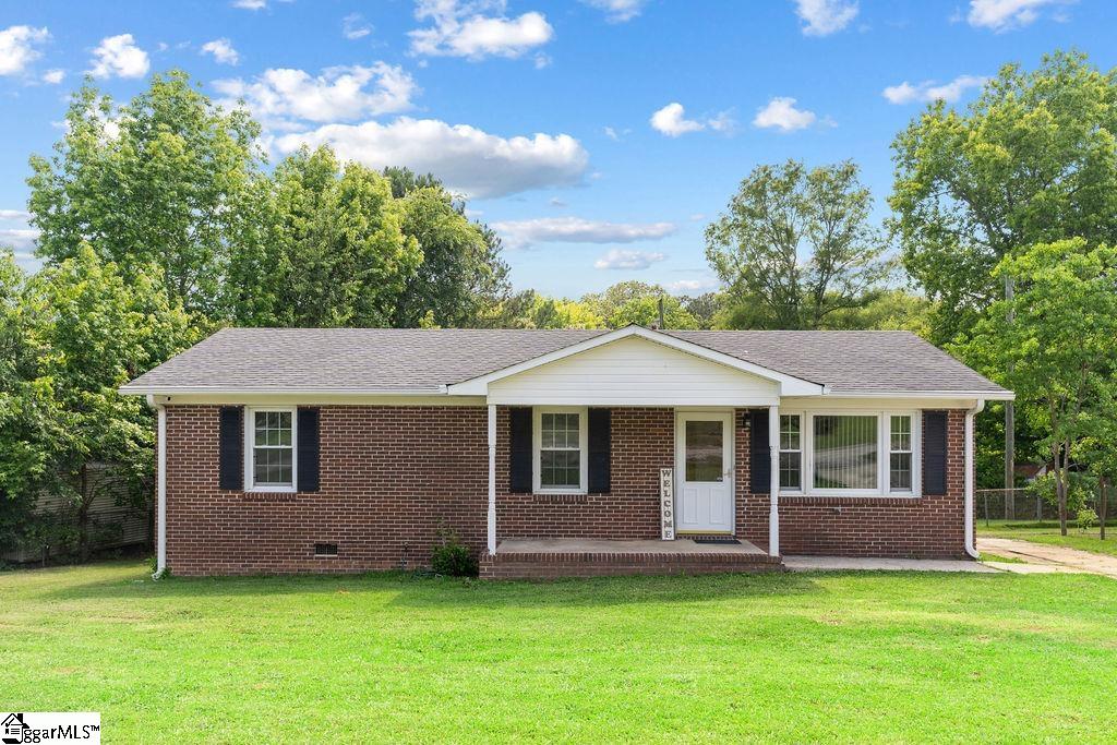 204 Iroquois Drive, Greenwood SC 29646