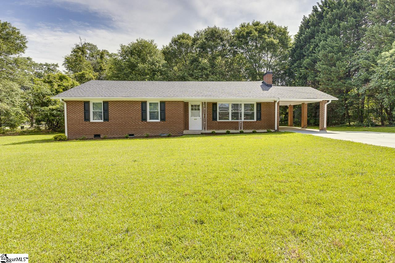 203 Reeves Drive, Simpsonville SC 29681