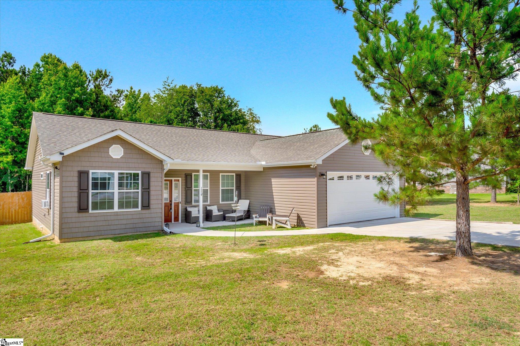 104 Bradford Circle, Clinton SC 29325
