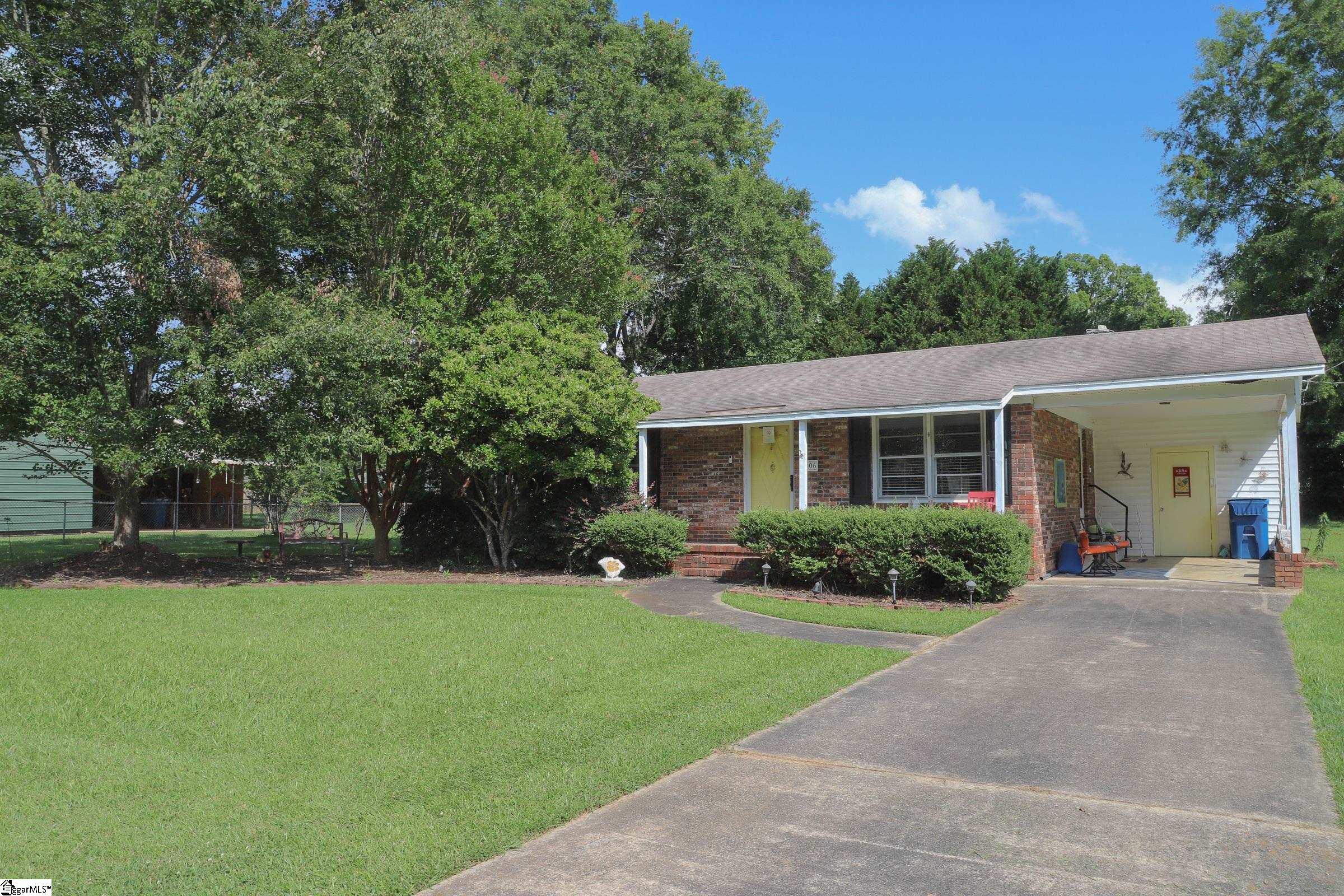 206 Larkin Drive, Greenwood SC 29646