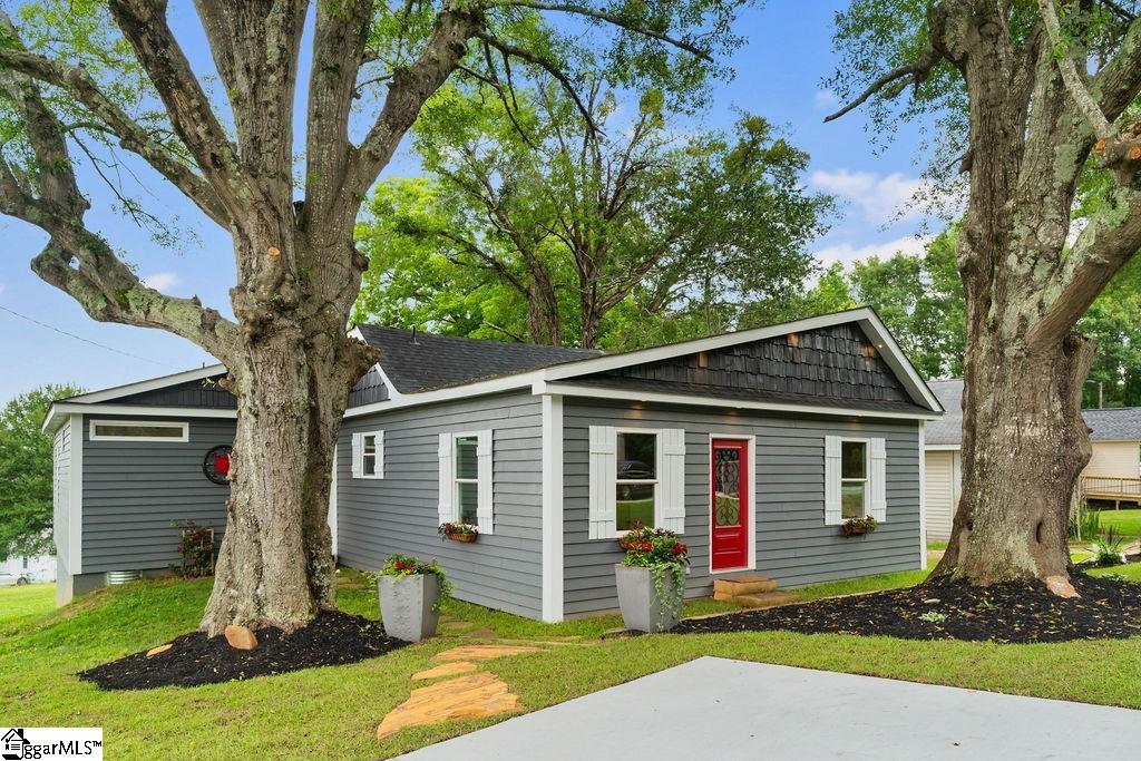 835 E Cedar Rock Street, Pickens SC 29671