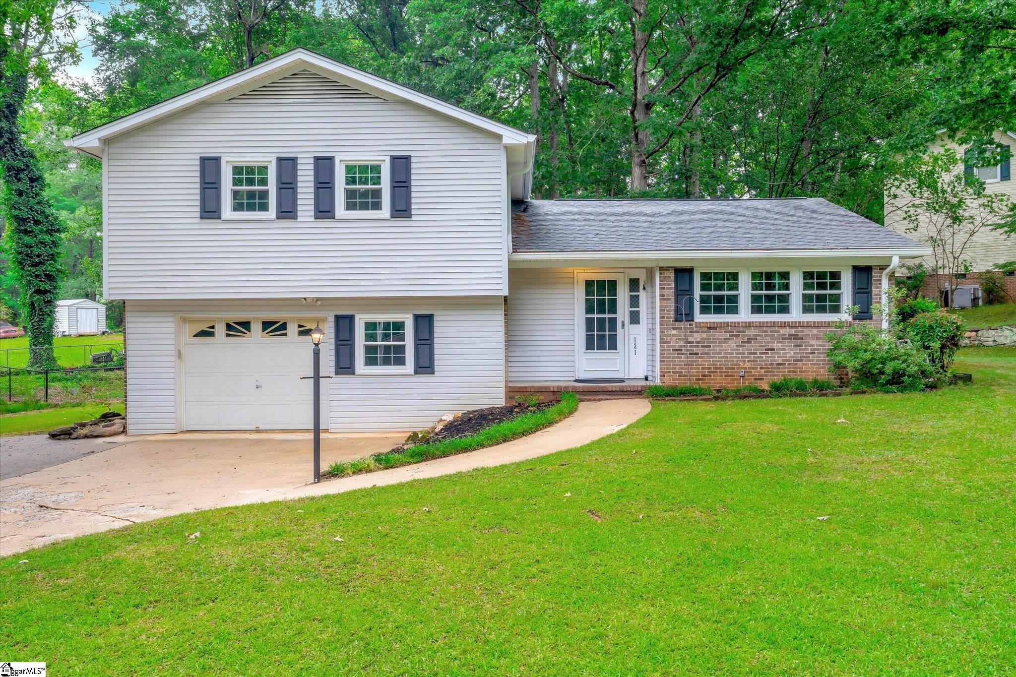 121 Delmar Drive, Simpsonville SC 29680
