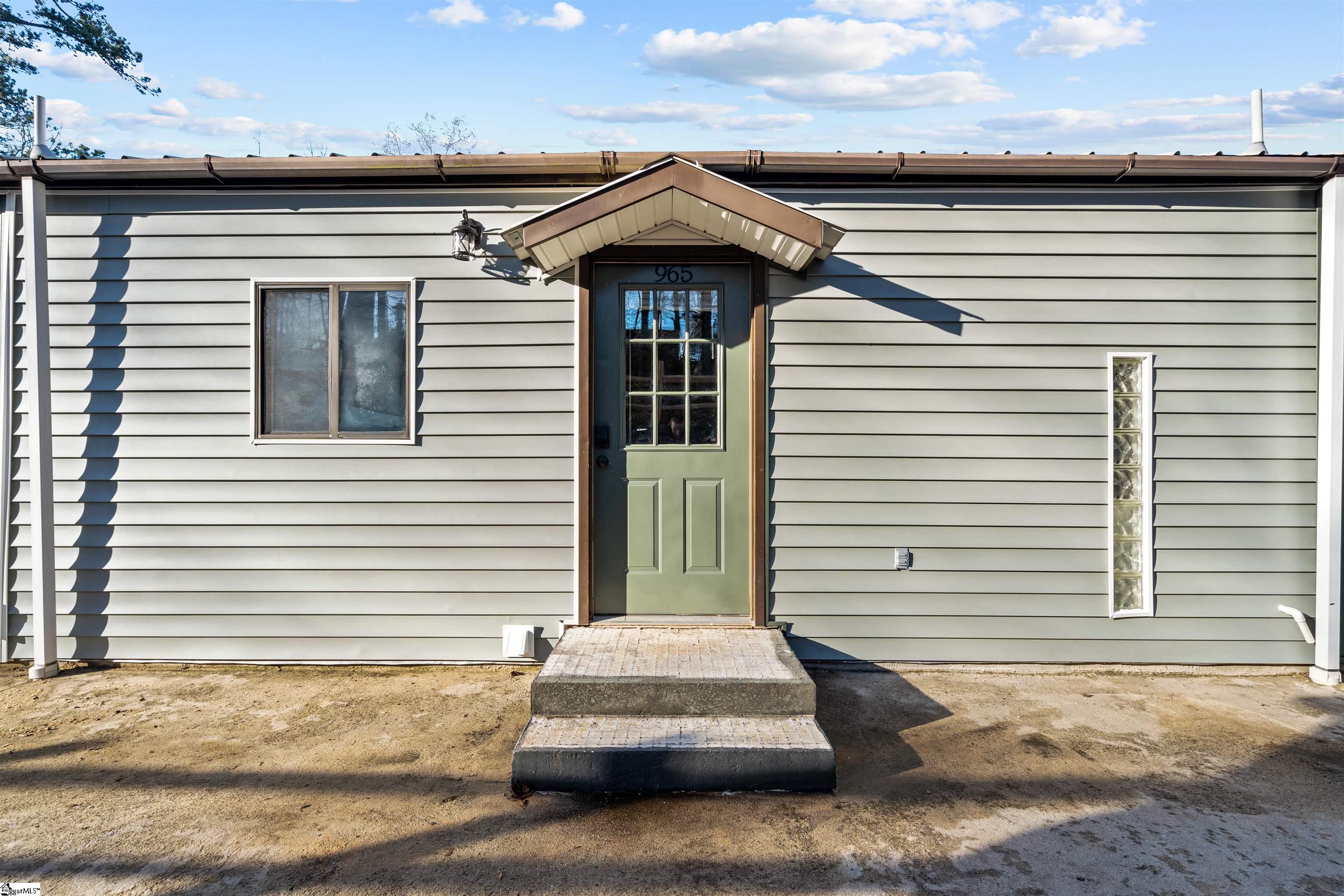 963 Fishermans Cove Drive, Seneca SC 29672