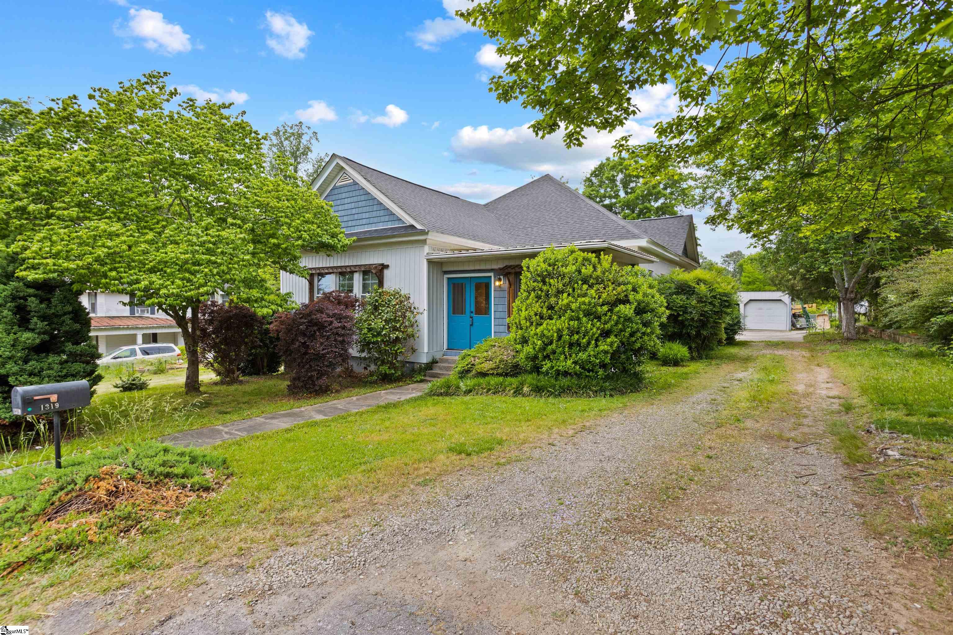 1319 E South 6th Street, Seneca SC 29678