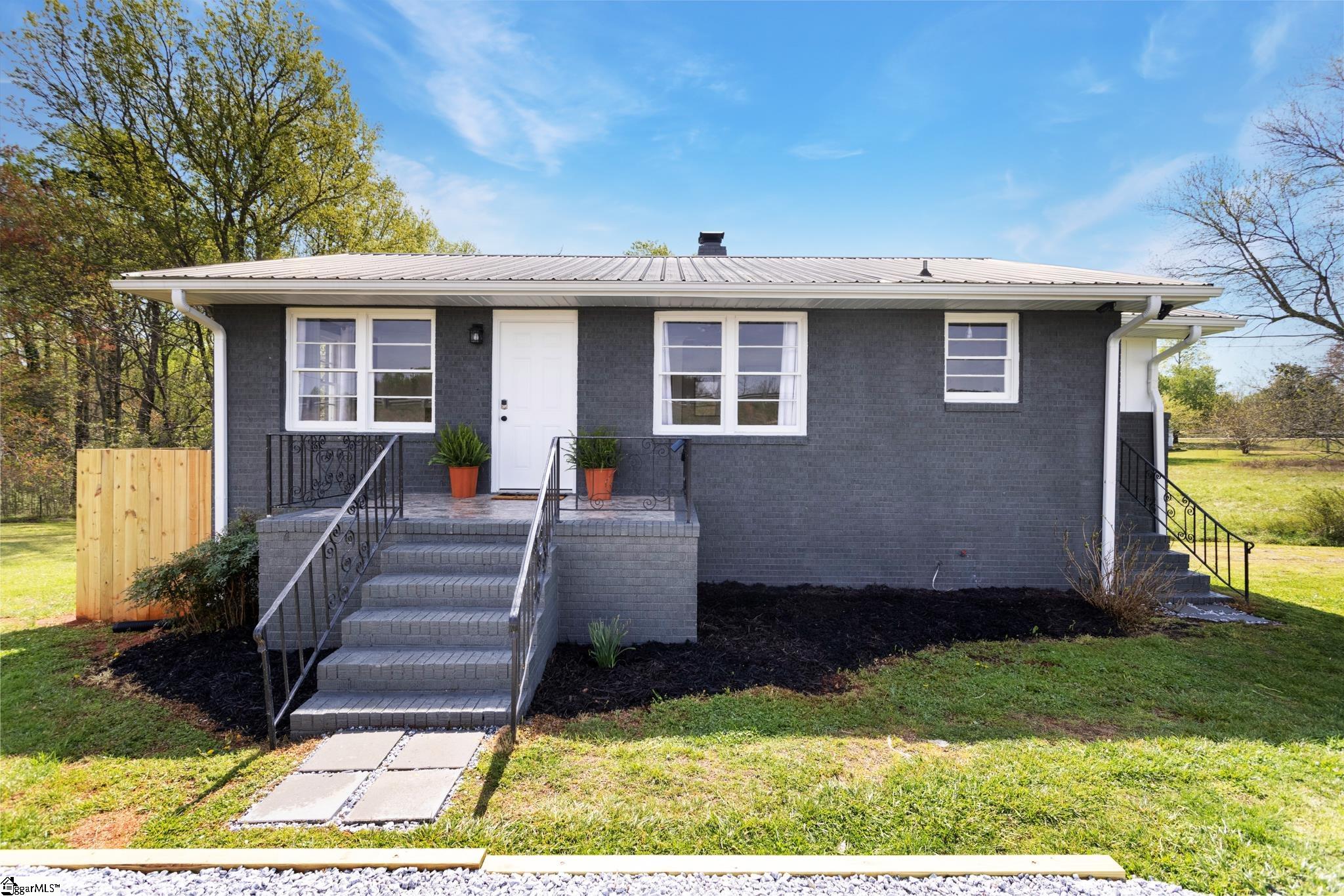 1126 N Us Highway 25, Travelers Rest SC 29690
