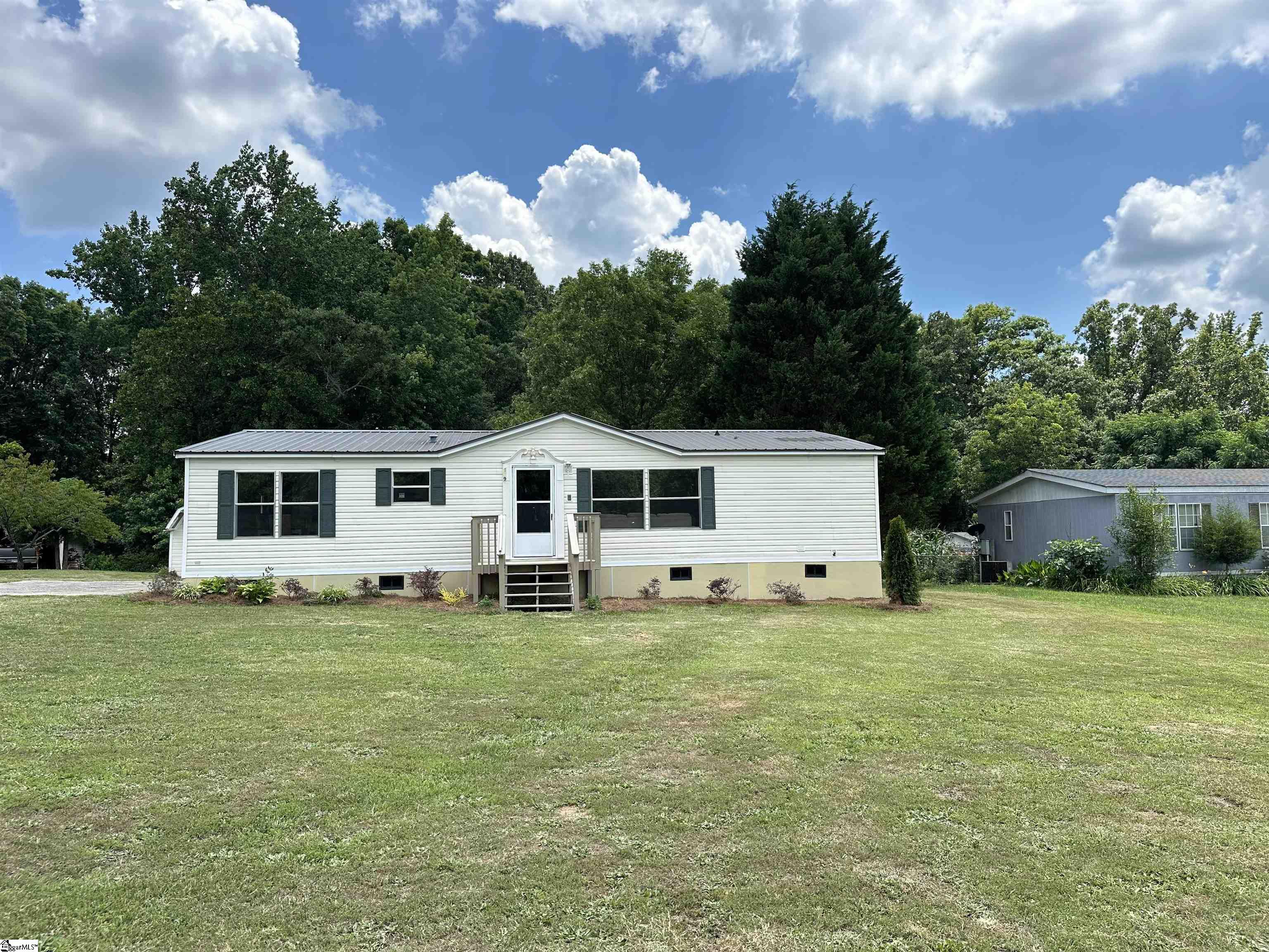 109 Bow Knot Lane, Gray Court SC 29645