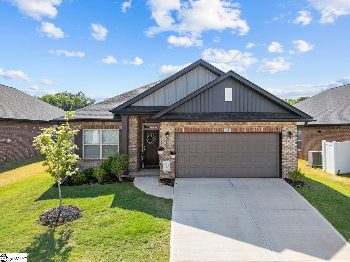 21 Woodcross Drive, Simpsonville SC 29681