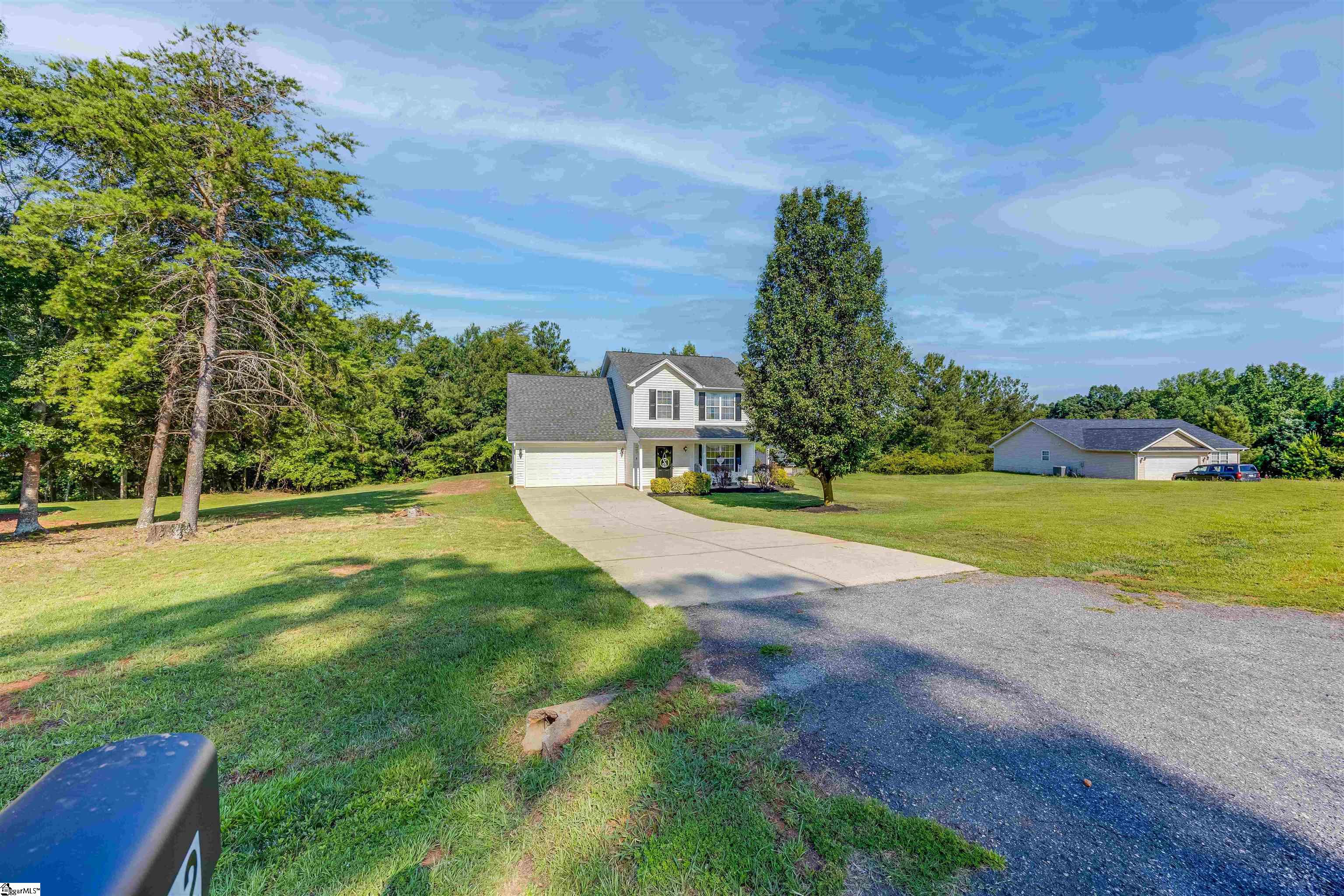 102 Lochenshire Place, Belton SC 29627