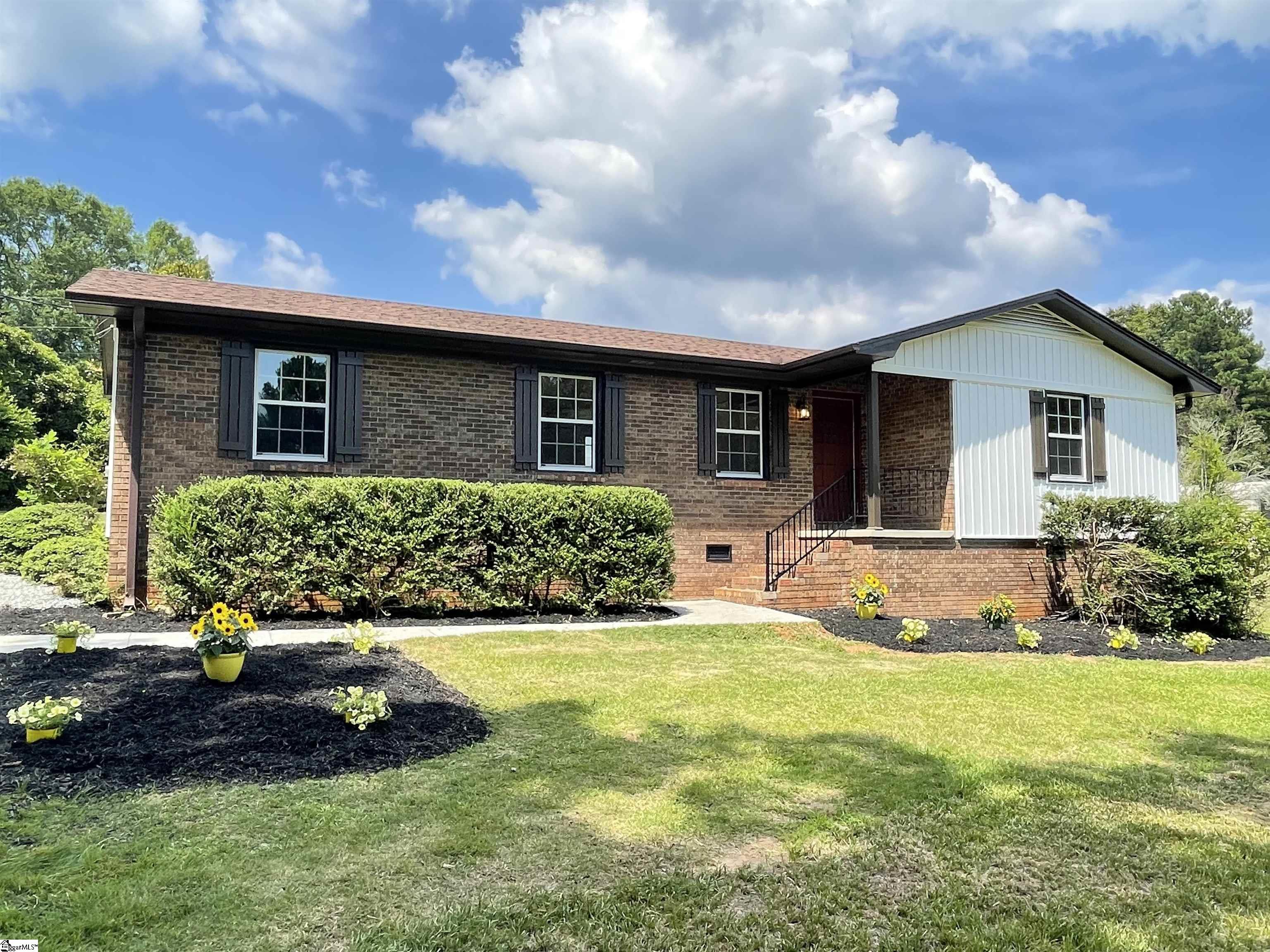 122 Fieldcrest Drive, Central SC 29630