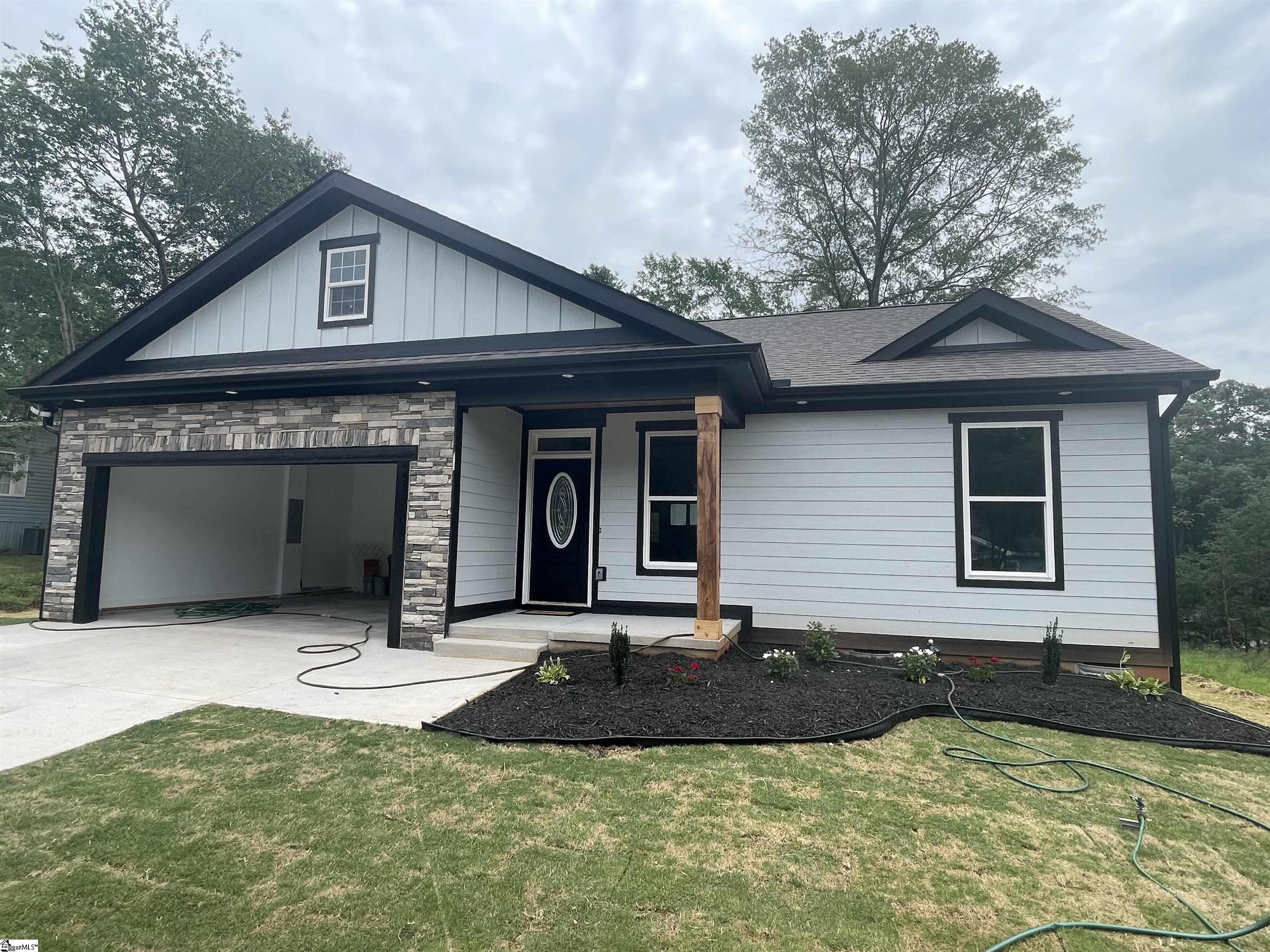 331 Skyline Road, Greer SC 29651