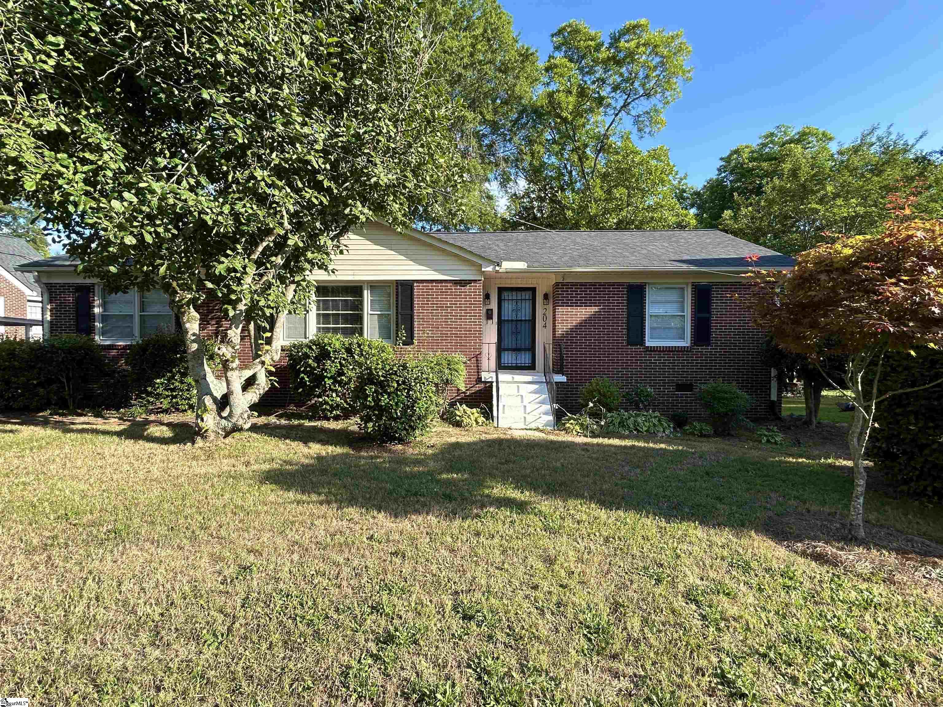 204 E Centennial Street, Clinton SC 29325
