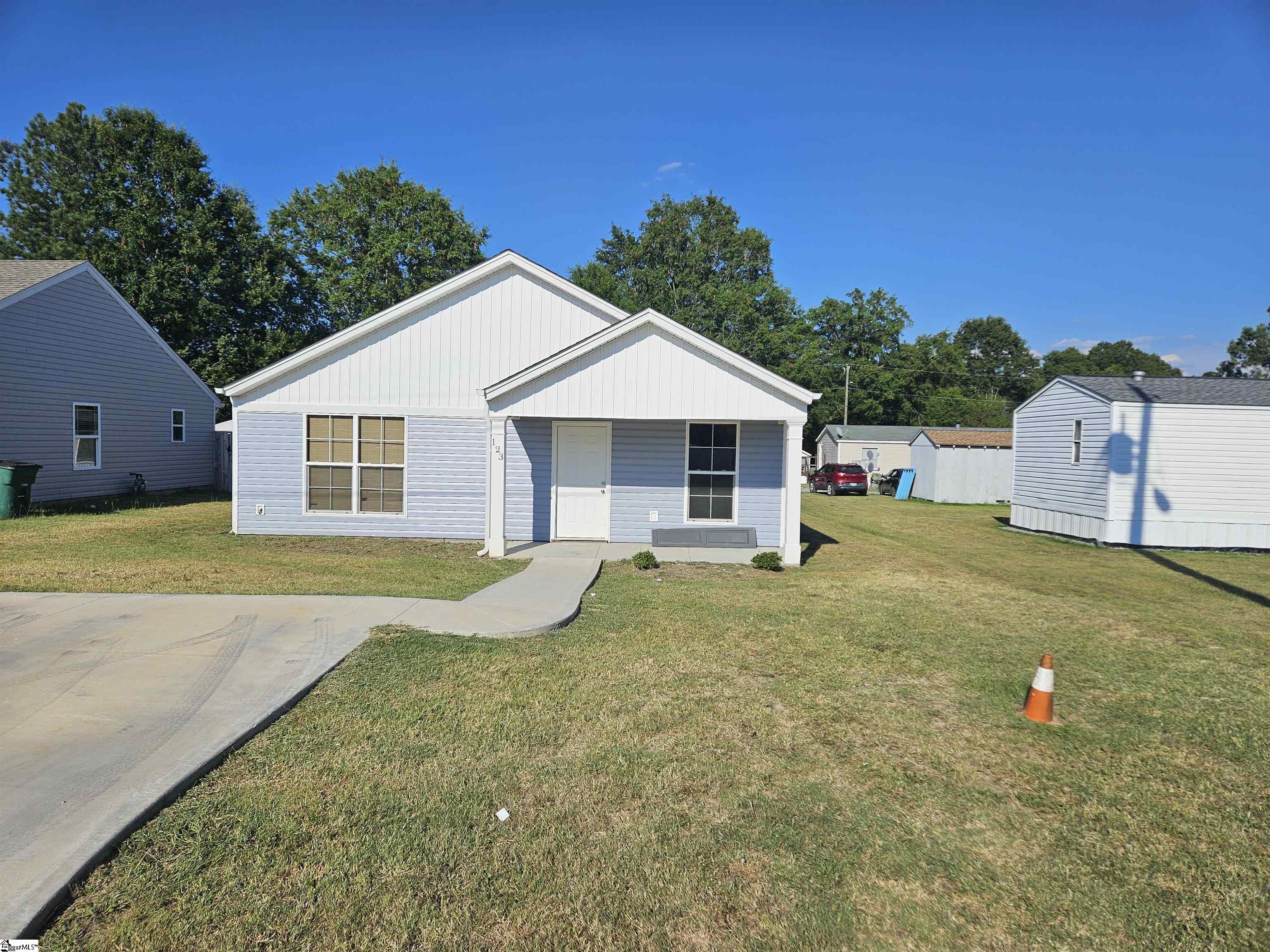 123 Colleton Lane, Clinton SC 29325