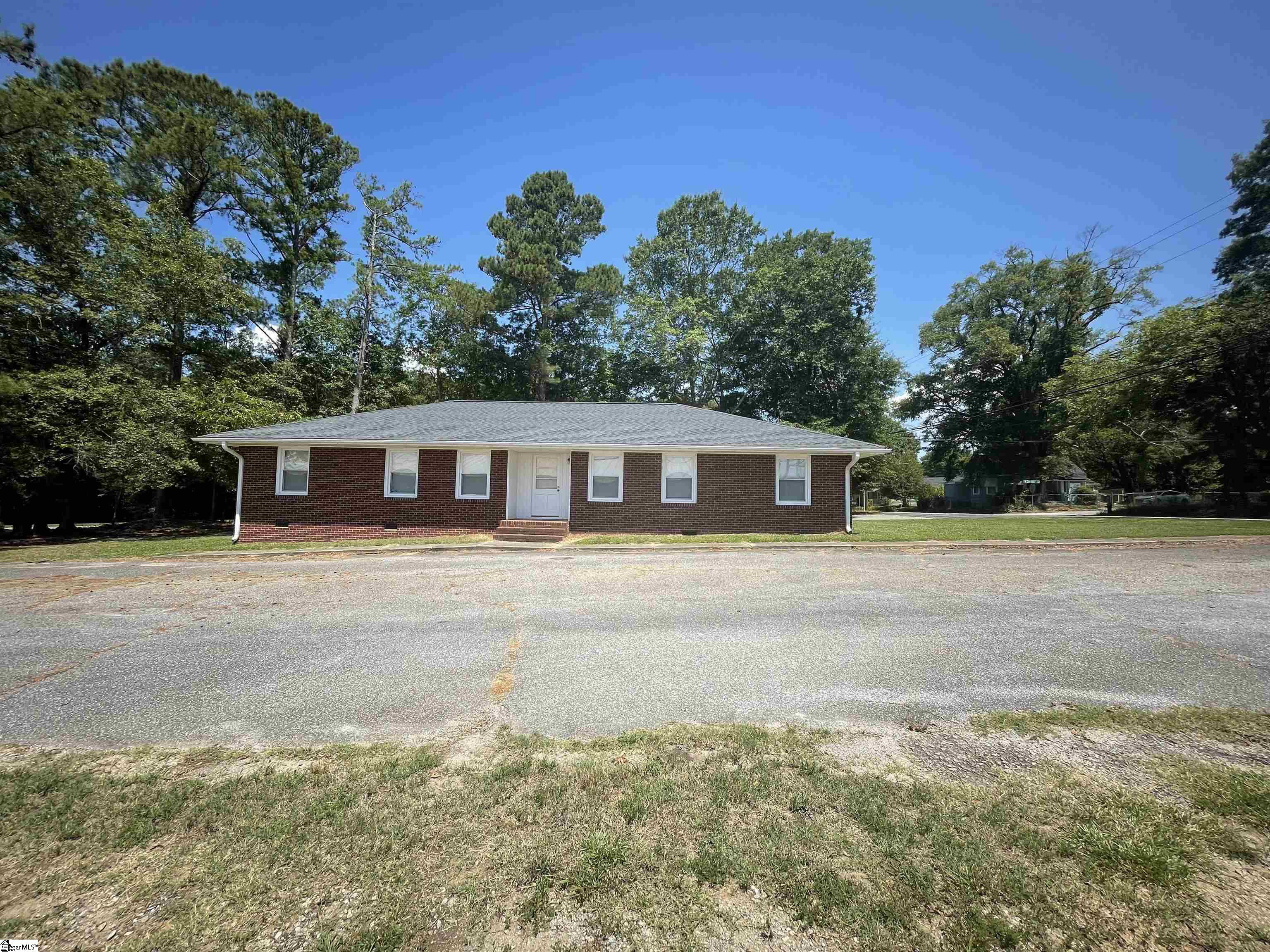 203 N Hamilton Street Williamston, SC 29697