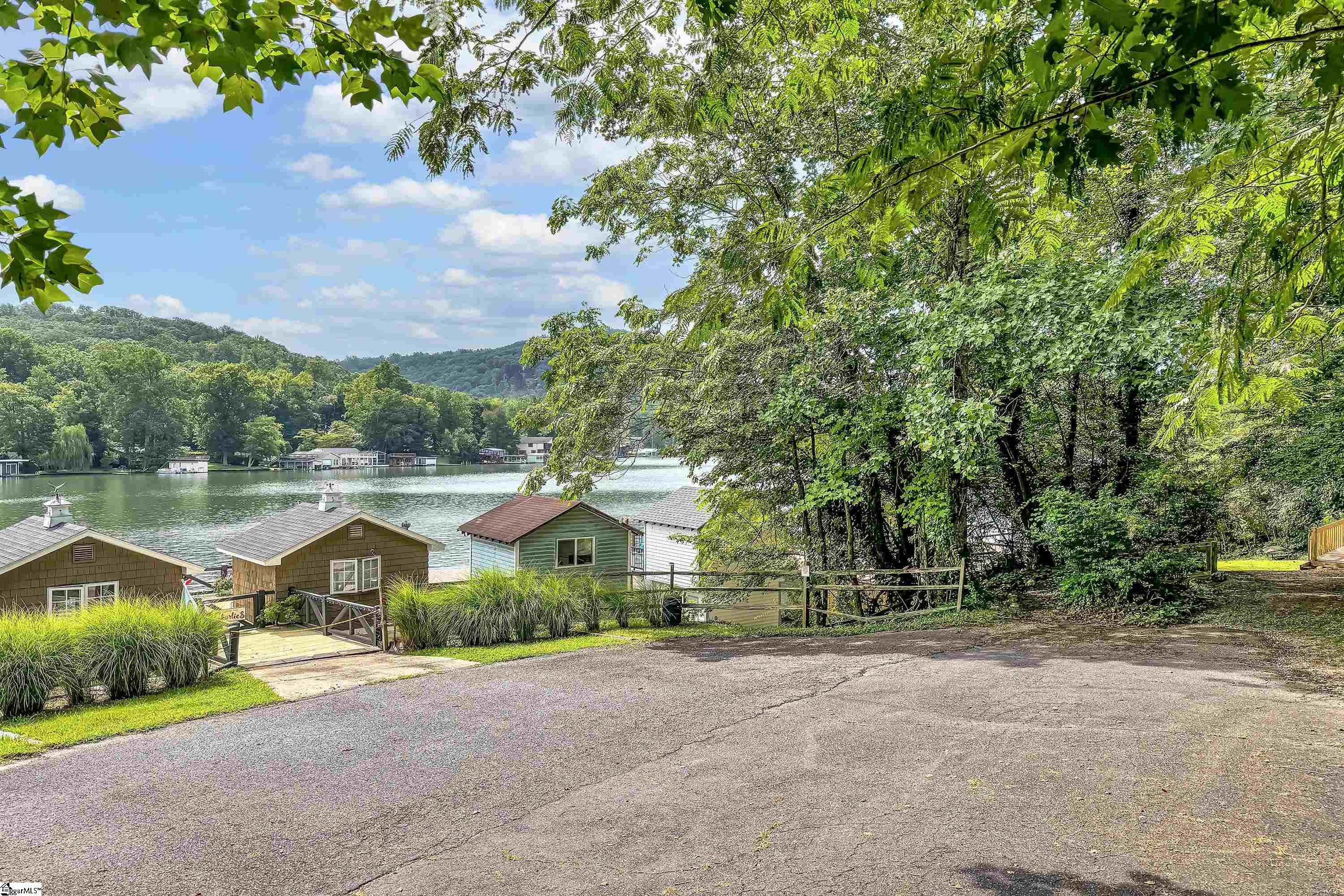 1700 W Lakeshore, Landrum, South Carolina image 9