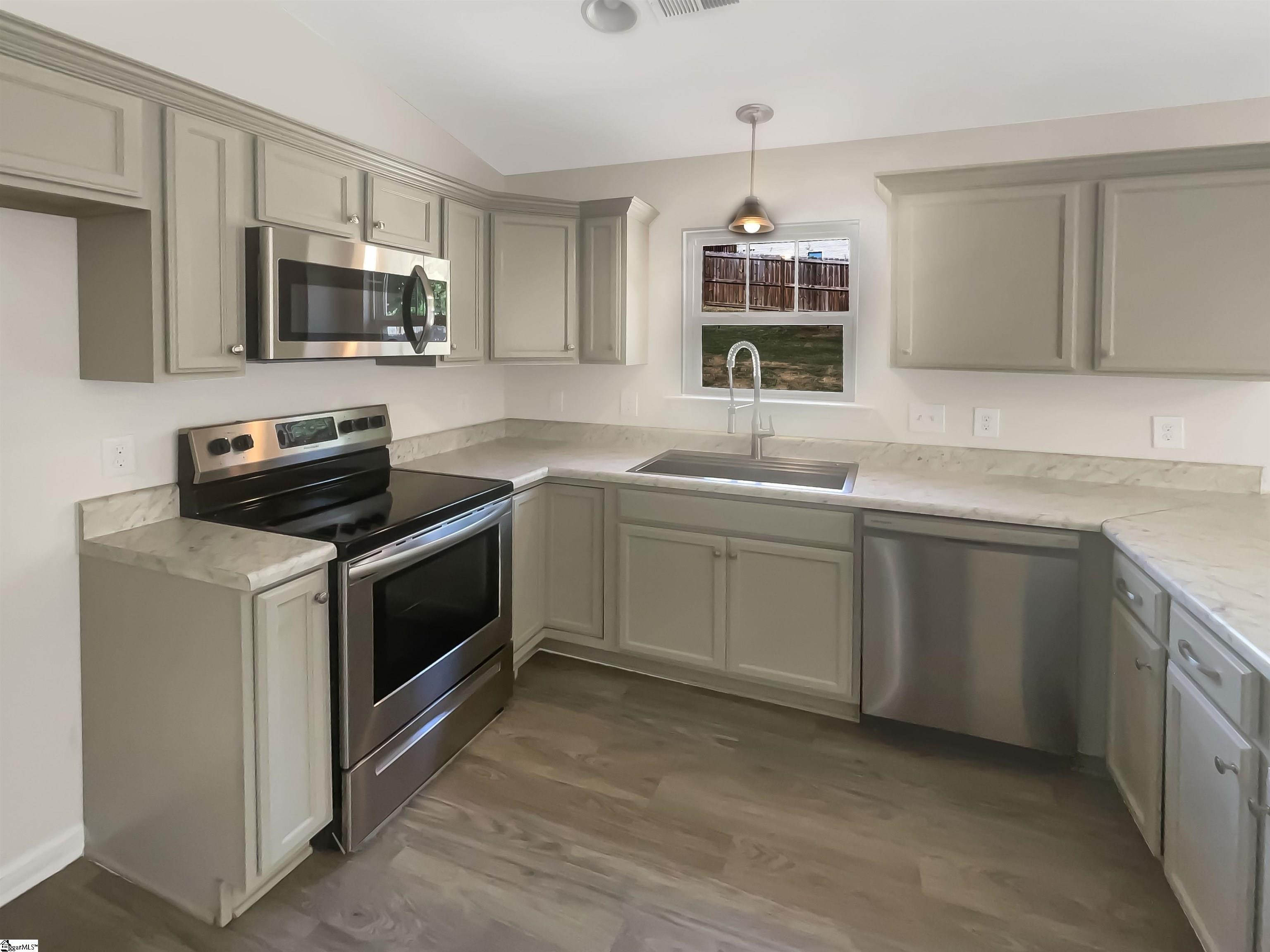 225 Everard, Greer, South Carolina image 2