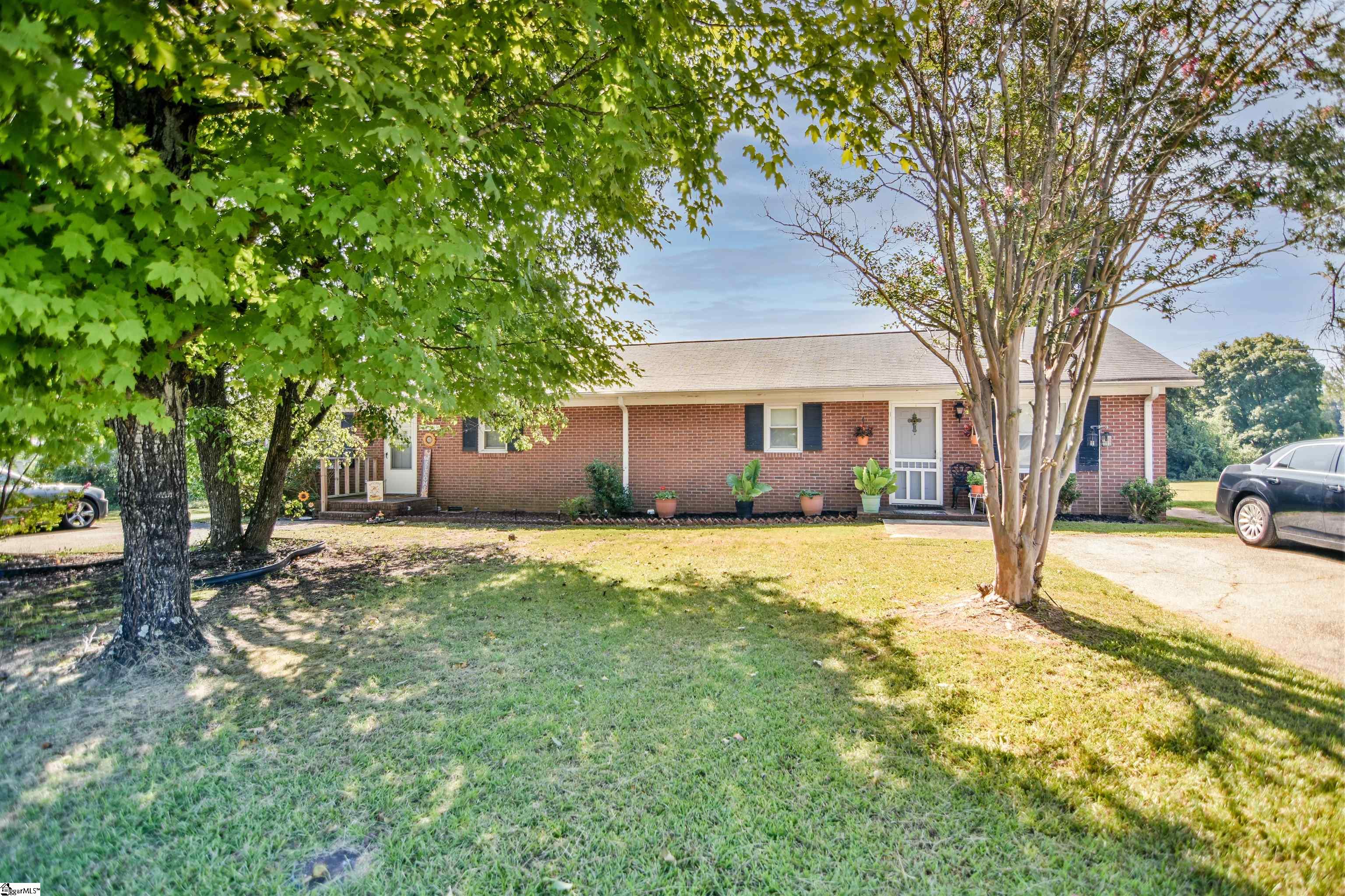 2004 & 2008 E Lee Road, Taylors SC 29687