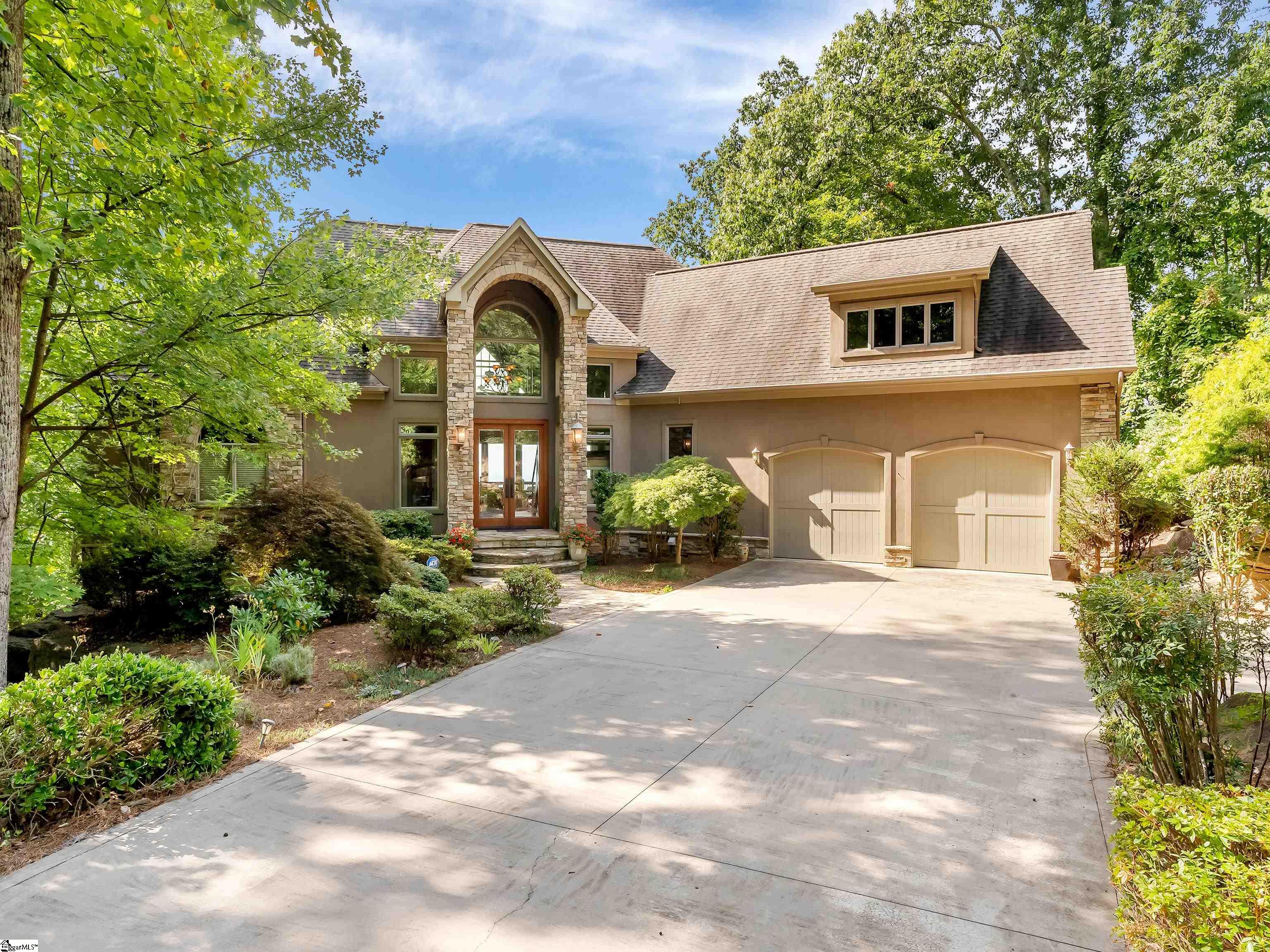 listing main picture