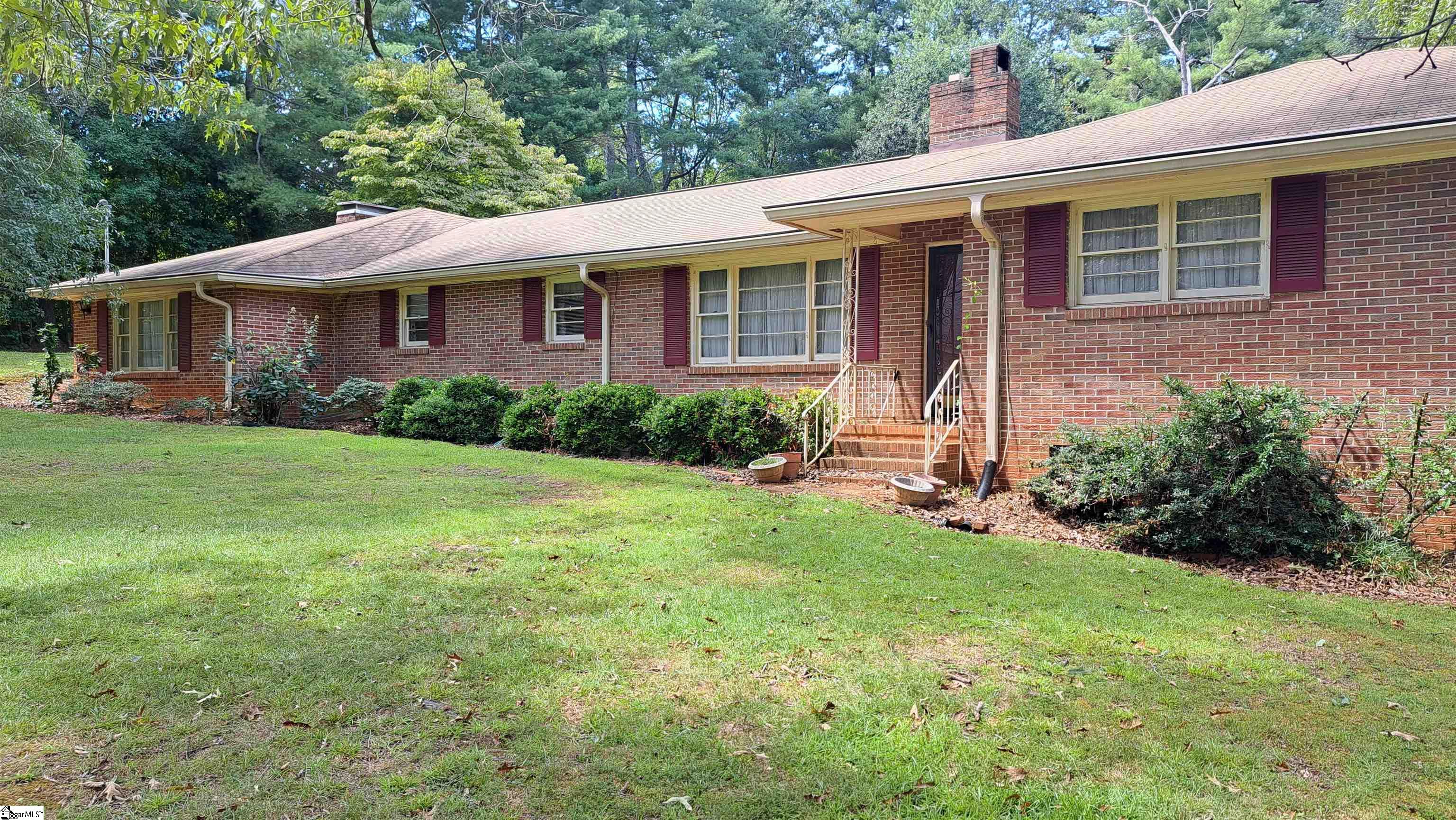 3 Enoree Heights Court Taylors SC 29687 MLS# 1537038 William Raveis
