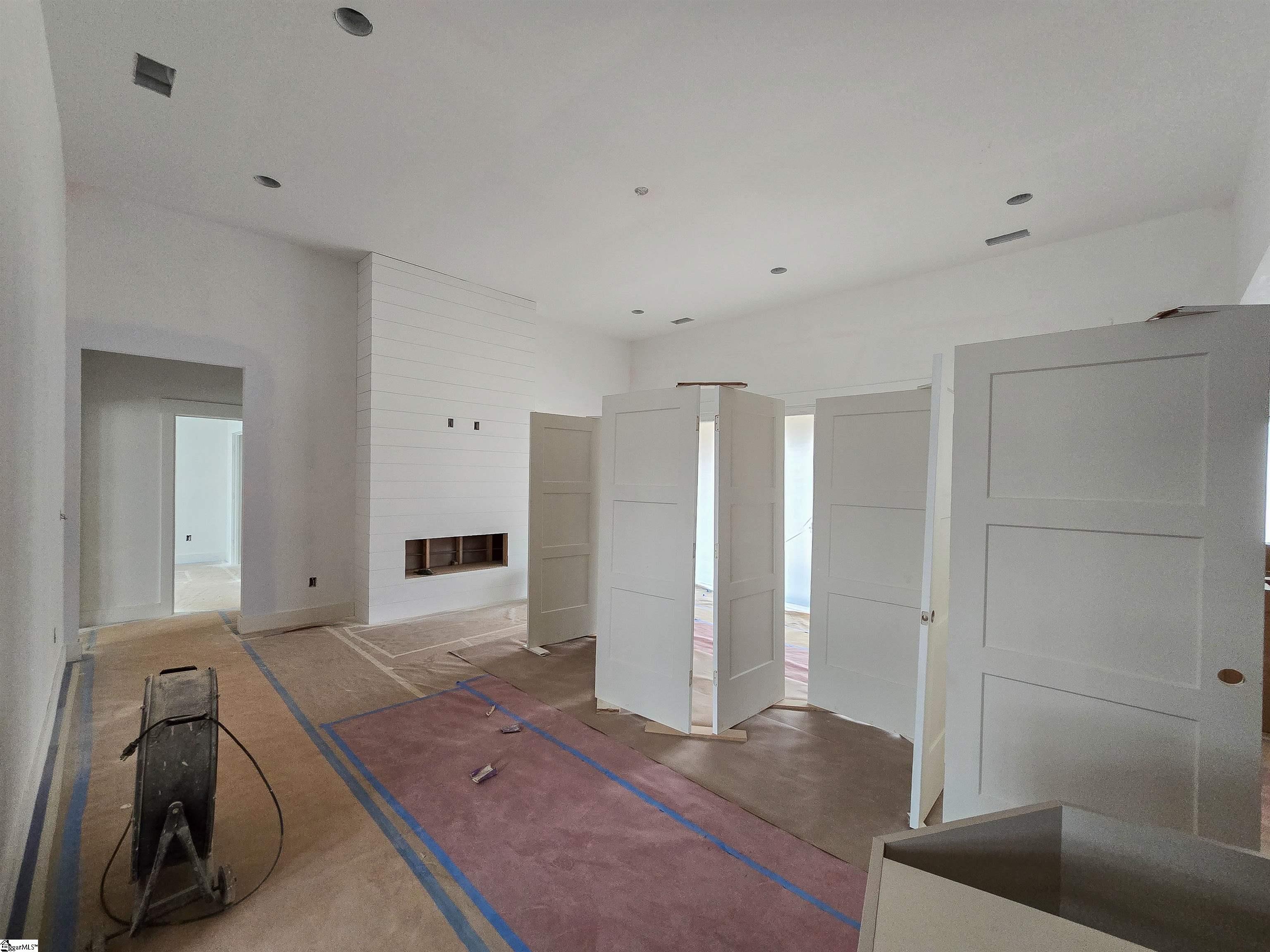 734 New South Court Wellford, SC 29385