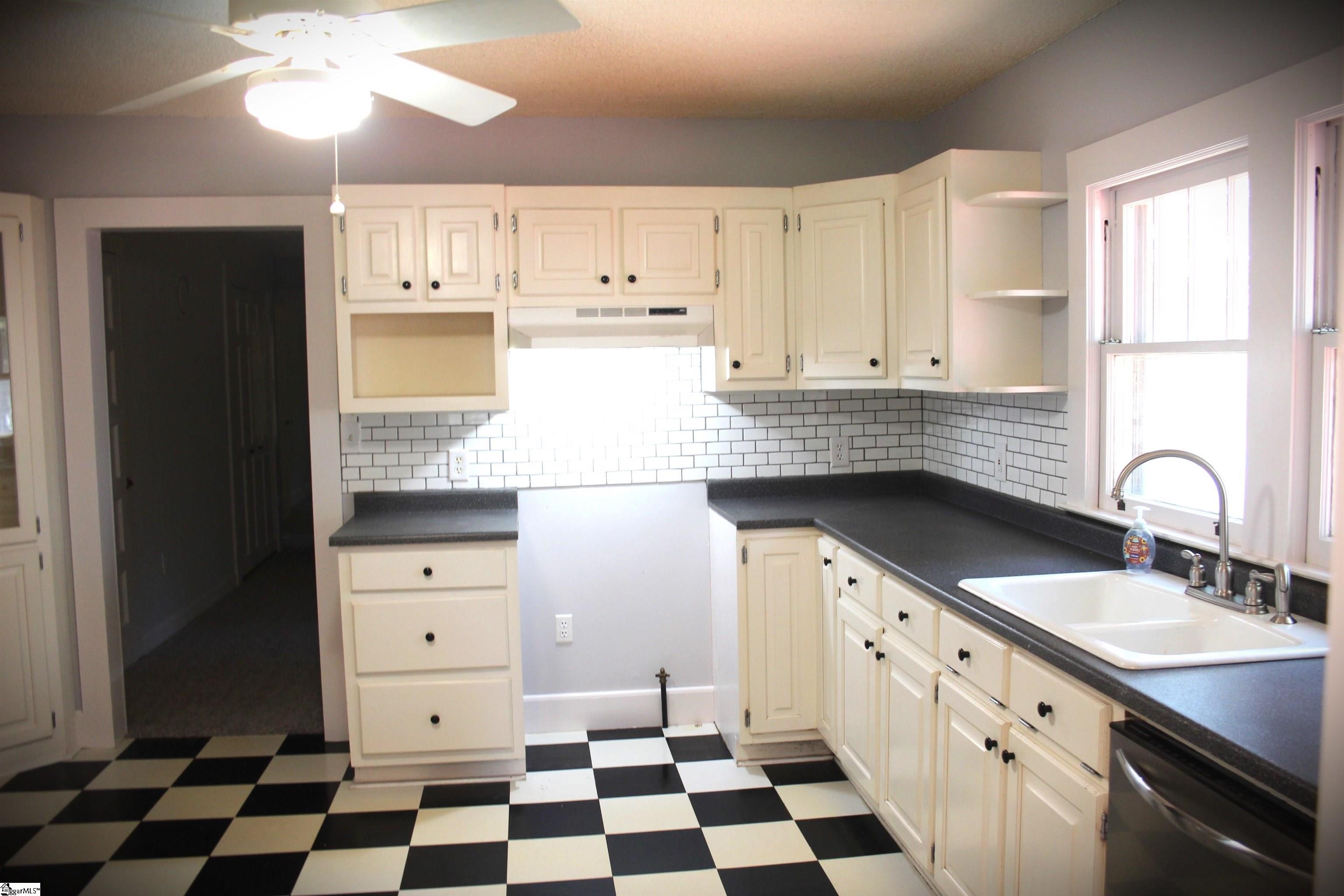 121 Oaklawn Road Pelzer, SC 29669-9327