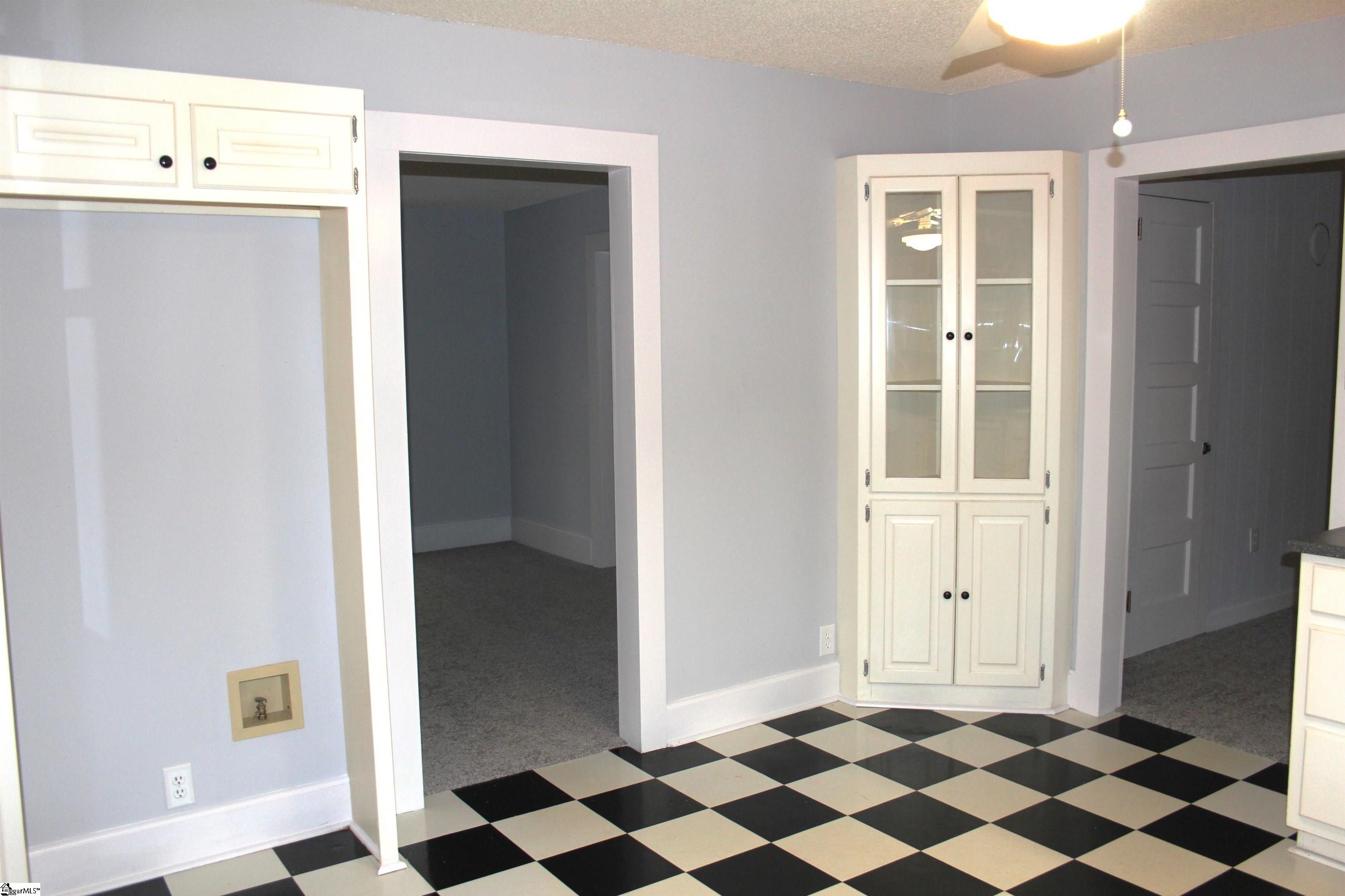 121 Oaklawn Road Pelzer, SC 29669-9327
