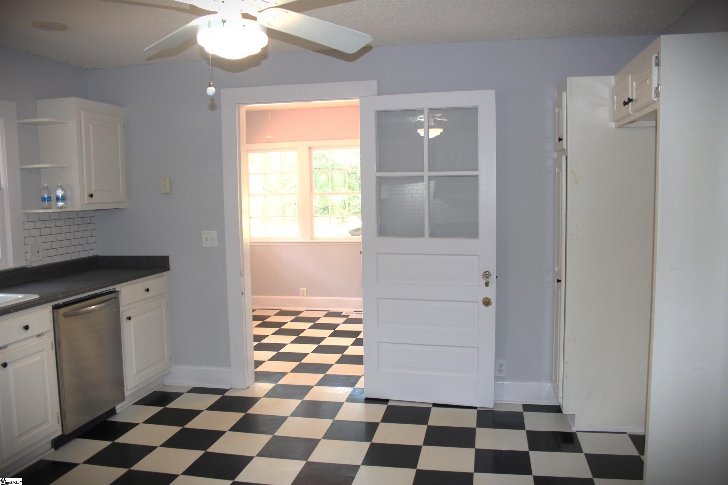 121 Oaklawn Road Pelzer, SC 29669-9327