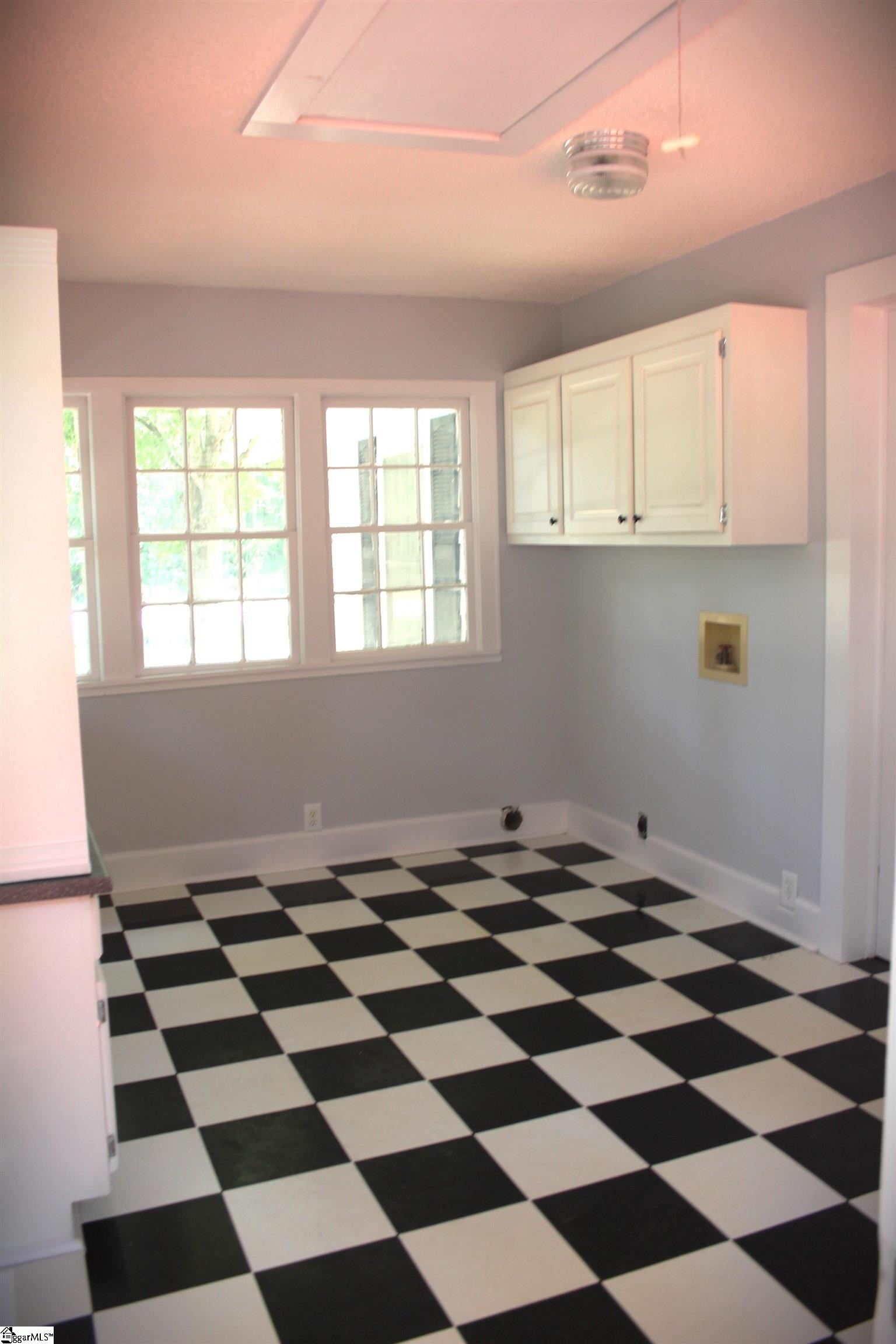 121 Oaklawn Road Pelzer, SC 29669-9327
