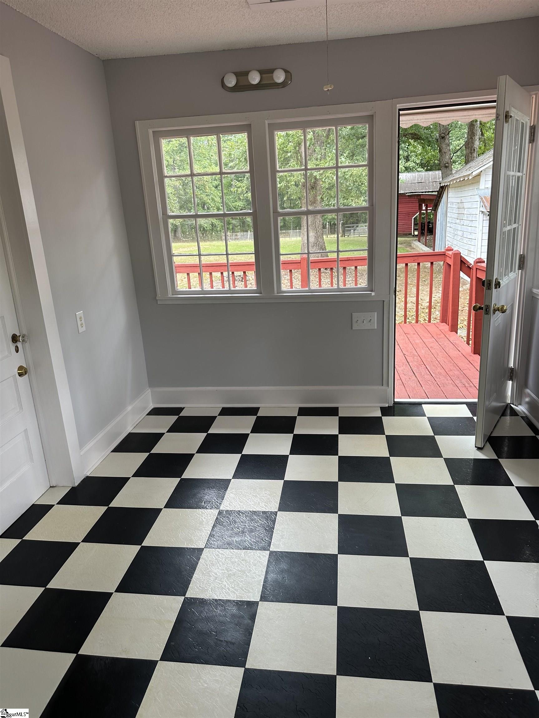 121 Oaklawn Road Pelzer, SC 29669-9327