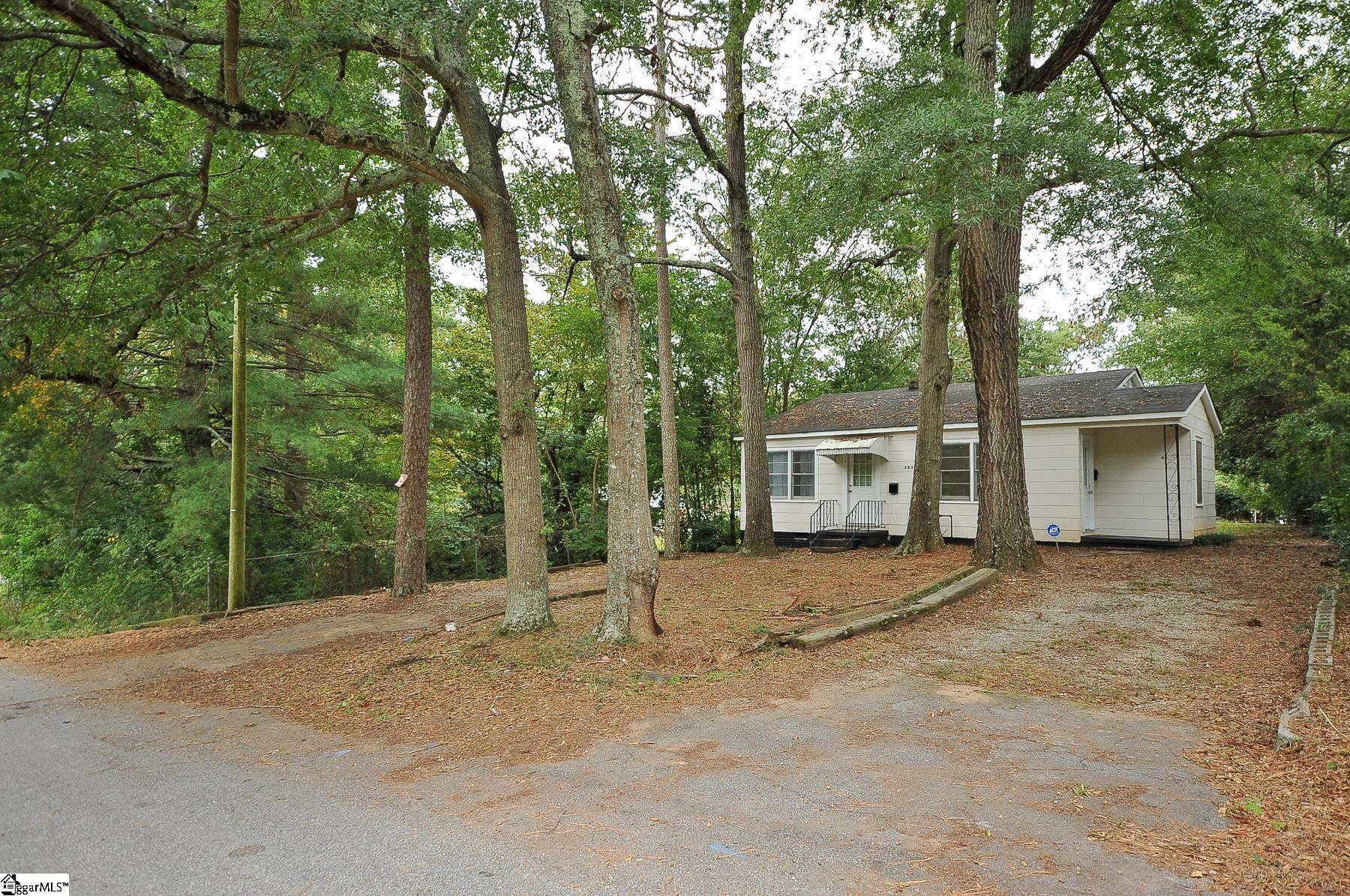 303 Southview Drive, Laurens SC 29360