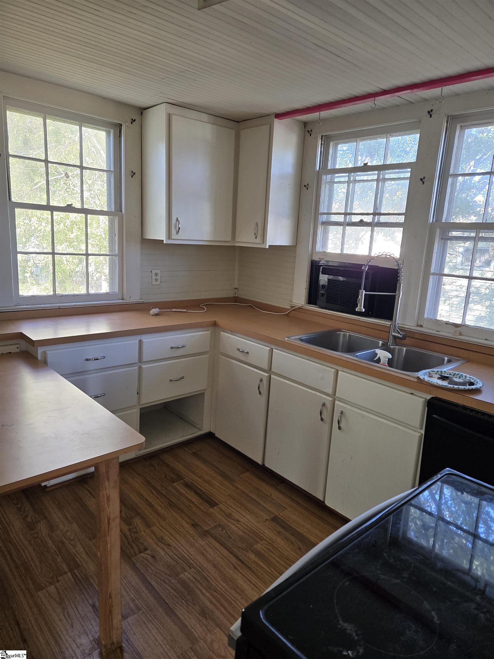 307 Elizebeth, Clinton, South Carolina image 4