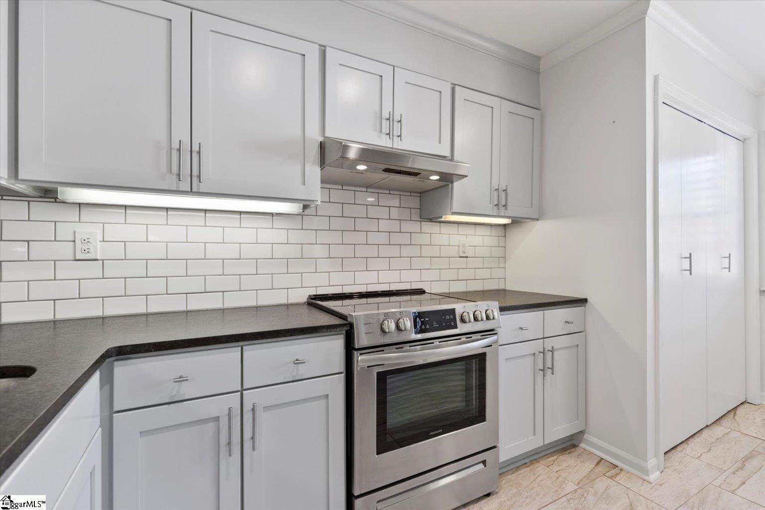 925 Cleveland, Greenville, South Carolina image 13