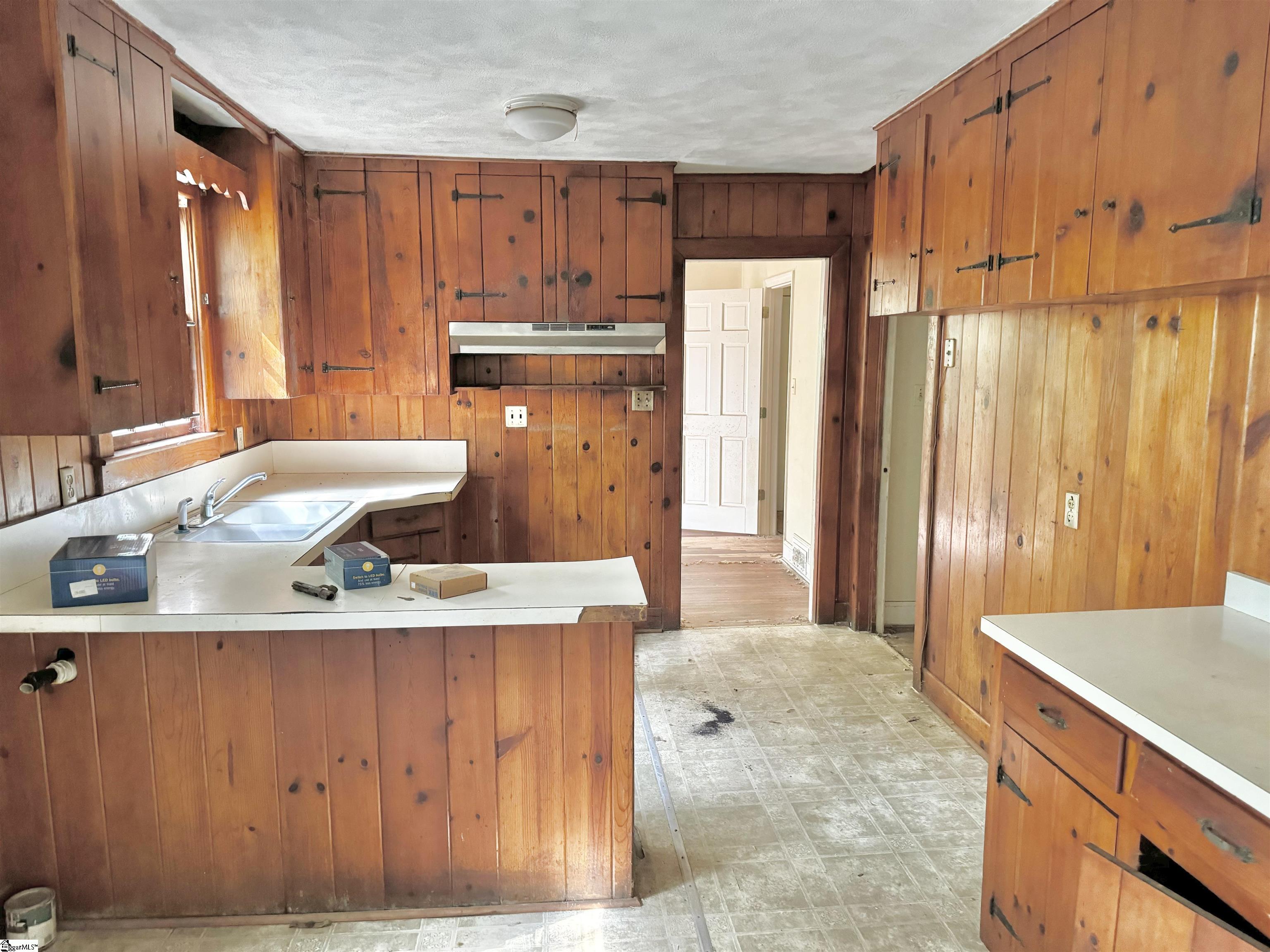 321 Amherst, Spartanburg, South Carolina image 6