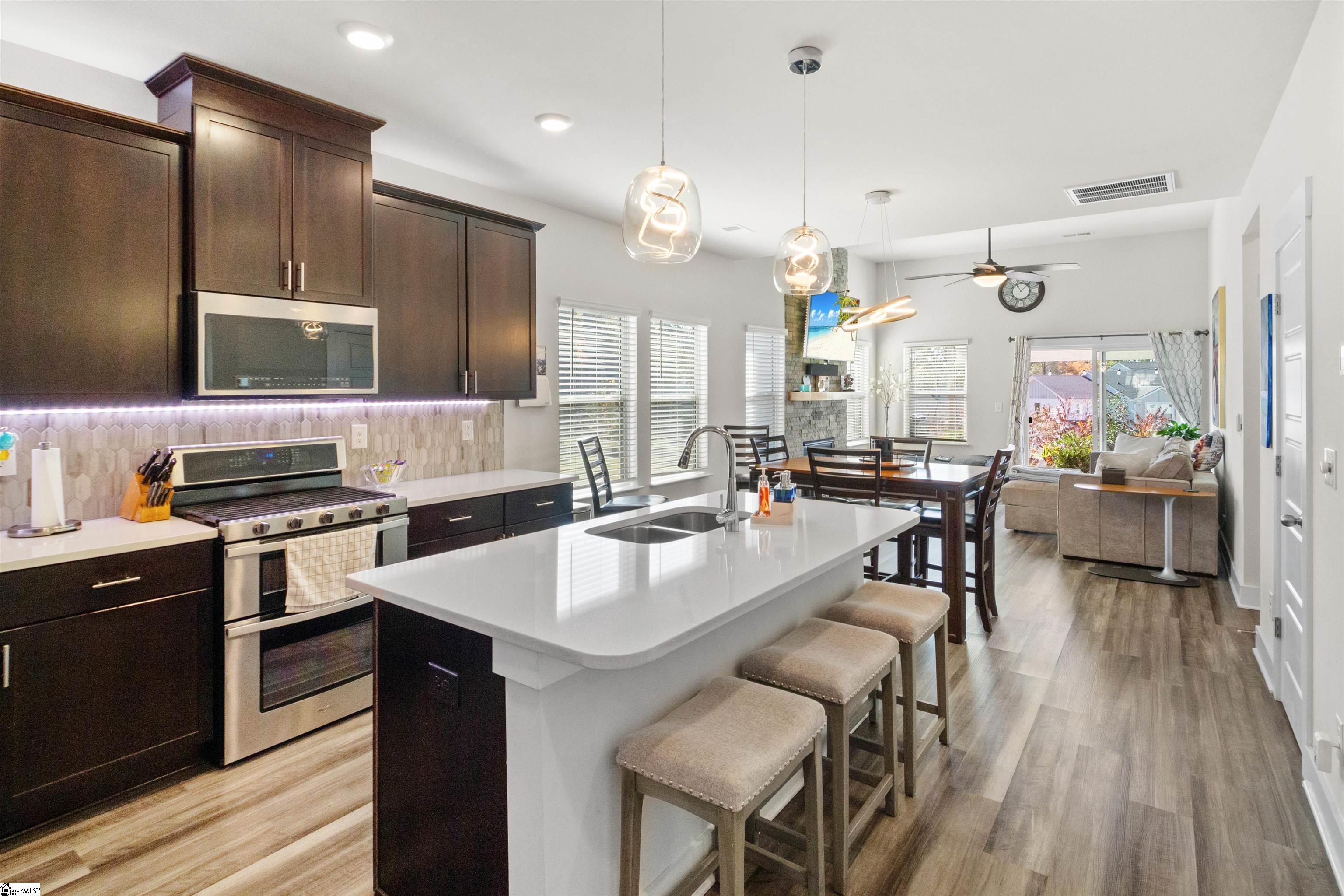 143 Bromes, Greenville, South Carolina image 4