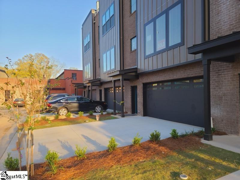121 W Stone, Greenville, South Carolina image 2