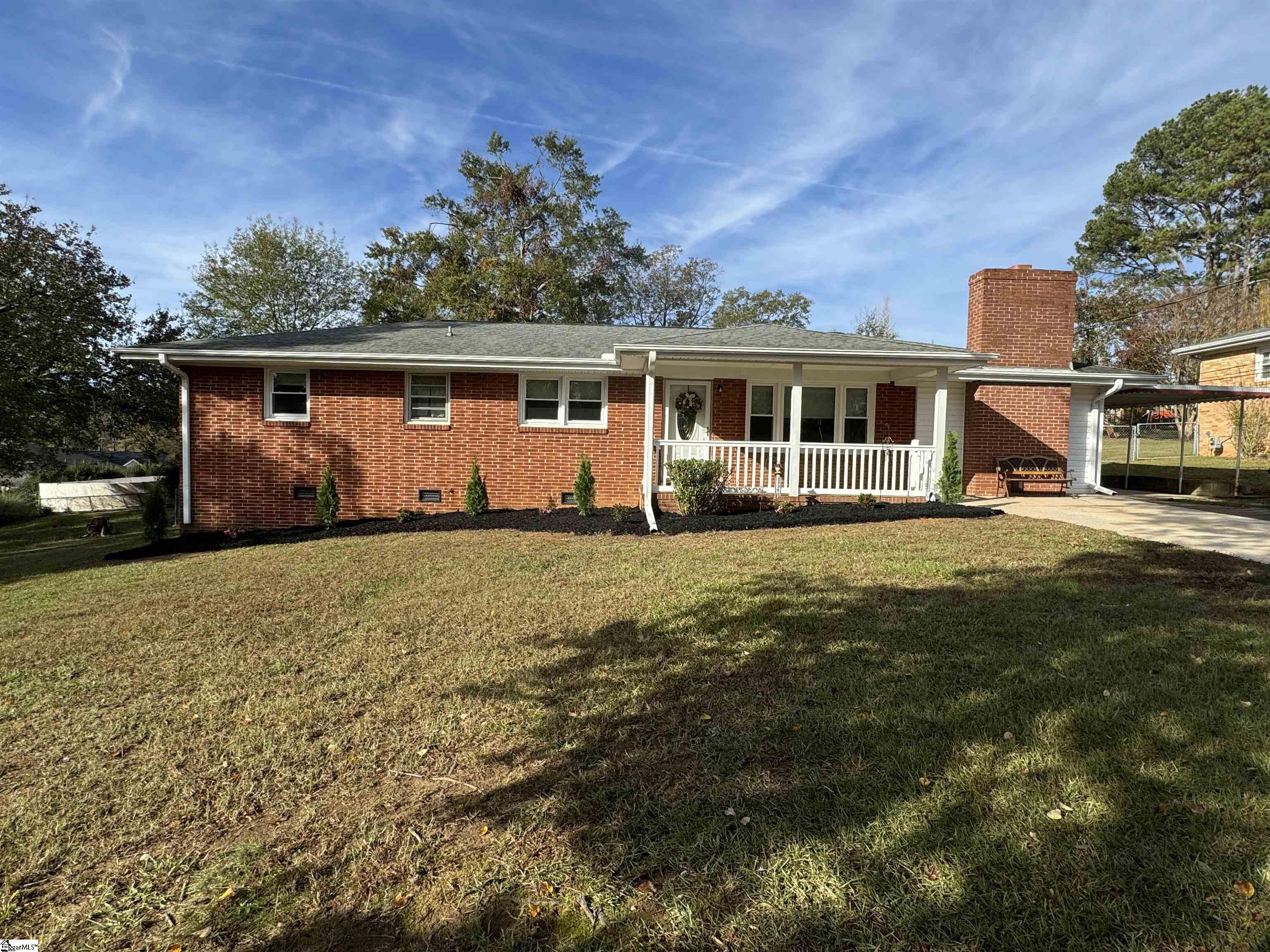 10 Woodridge Drive Greenville, SC 29611
